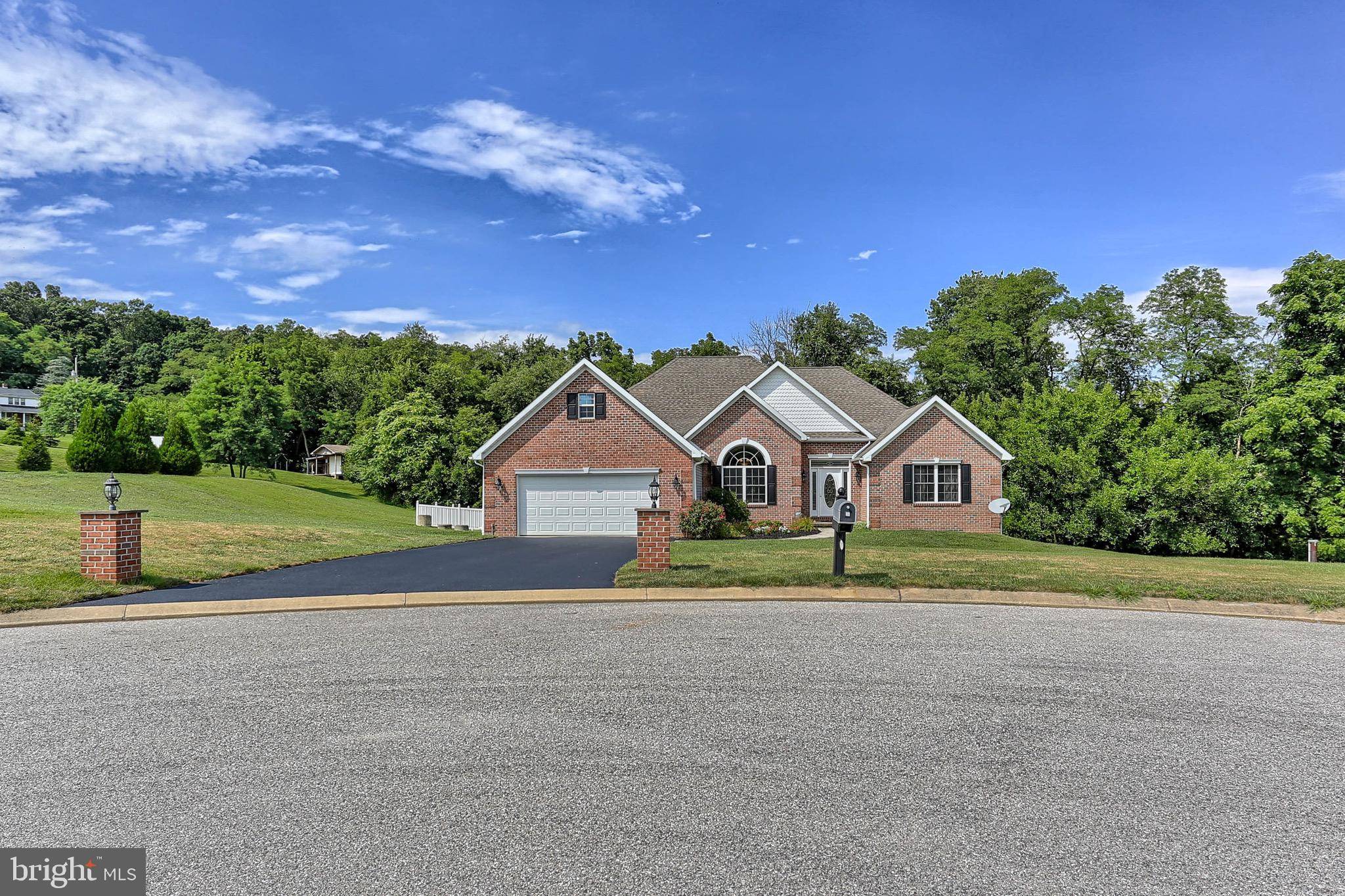 Spring Grove, PA 17362,939 AMY LN