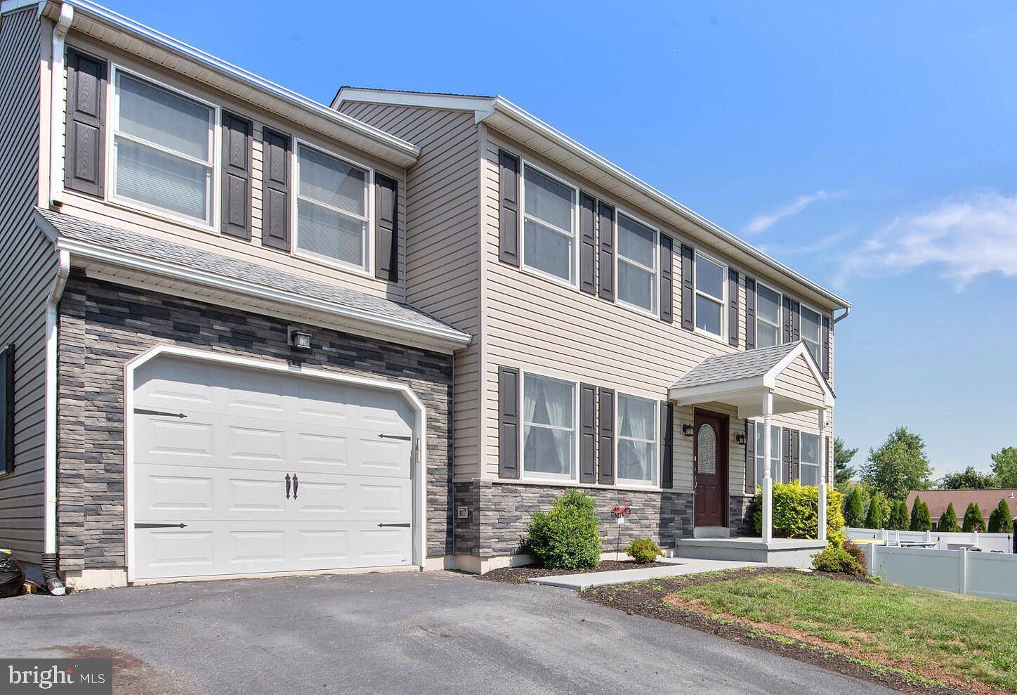 Pennsburg, PA 18073,1014 JODIE CT