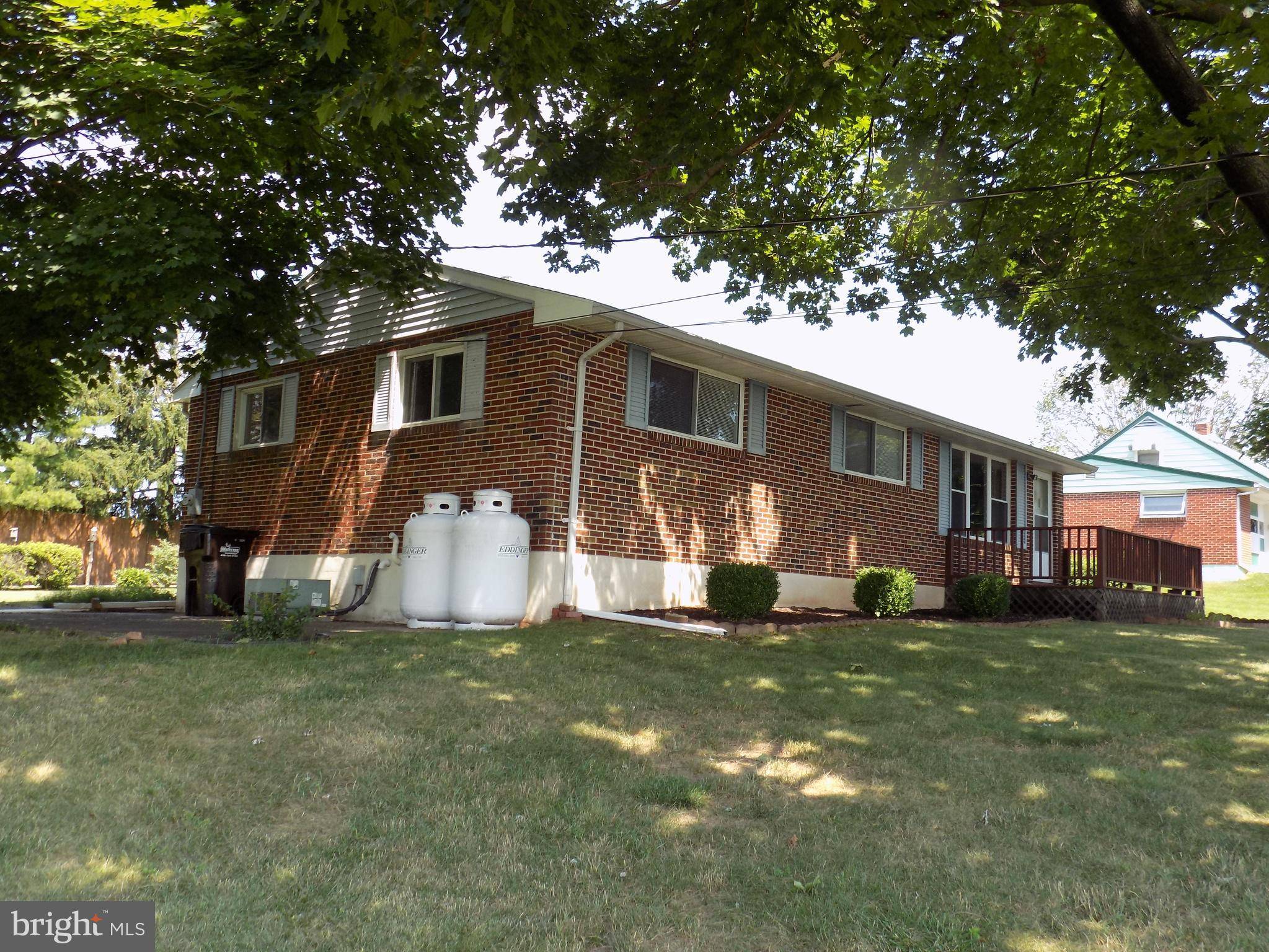 Pennsburg, PA 18073,1555 LAKESIDE DR