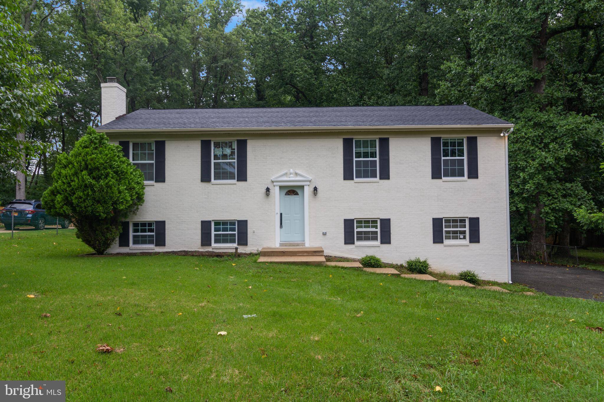 Clinton, MD 20735,7906 COLONIAL LN