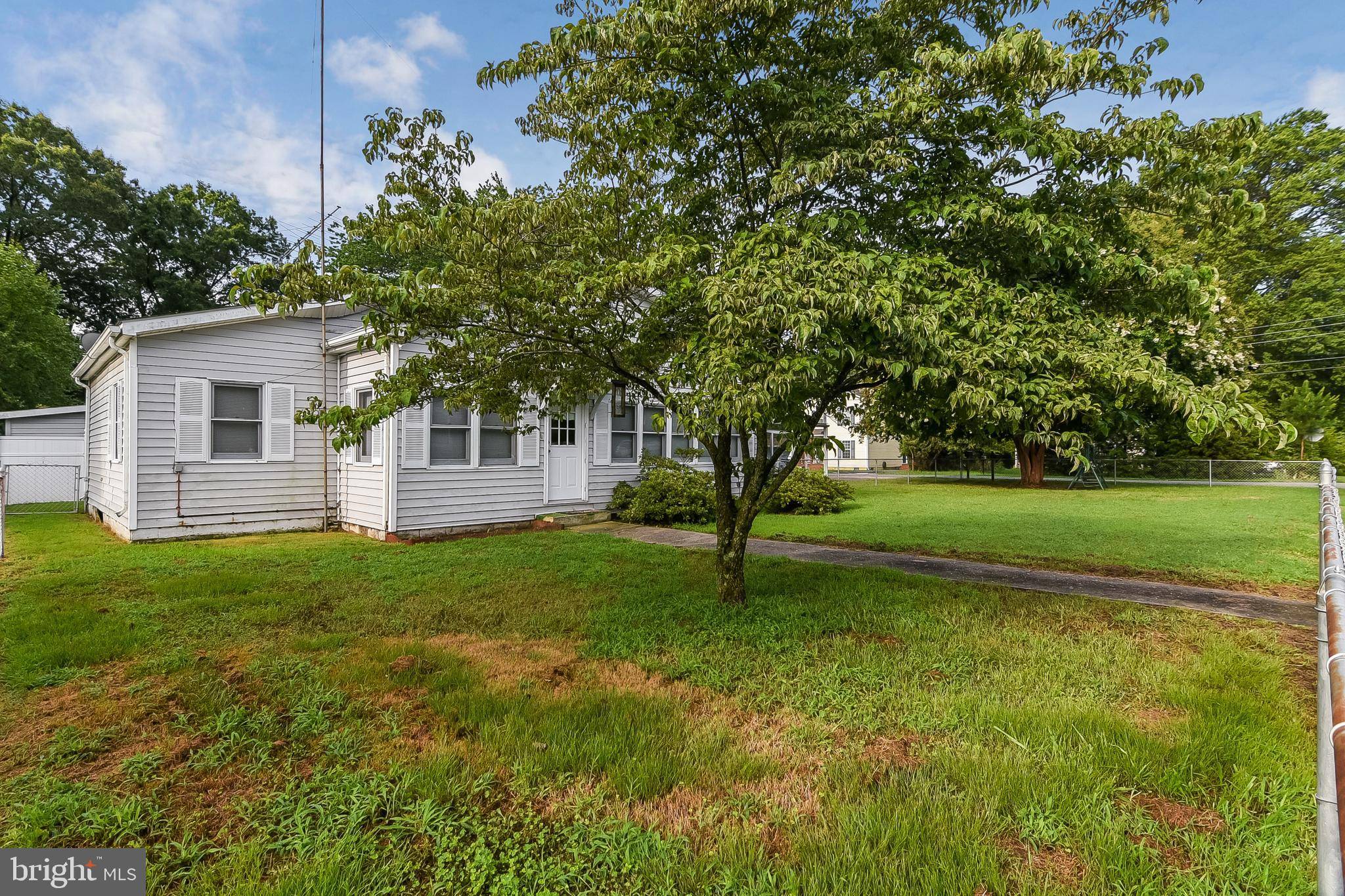 Colonial Beach, VA 22443,808 HORTON ST