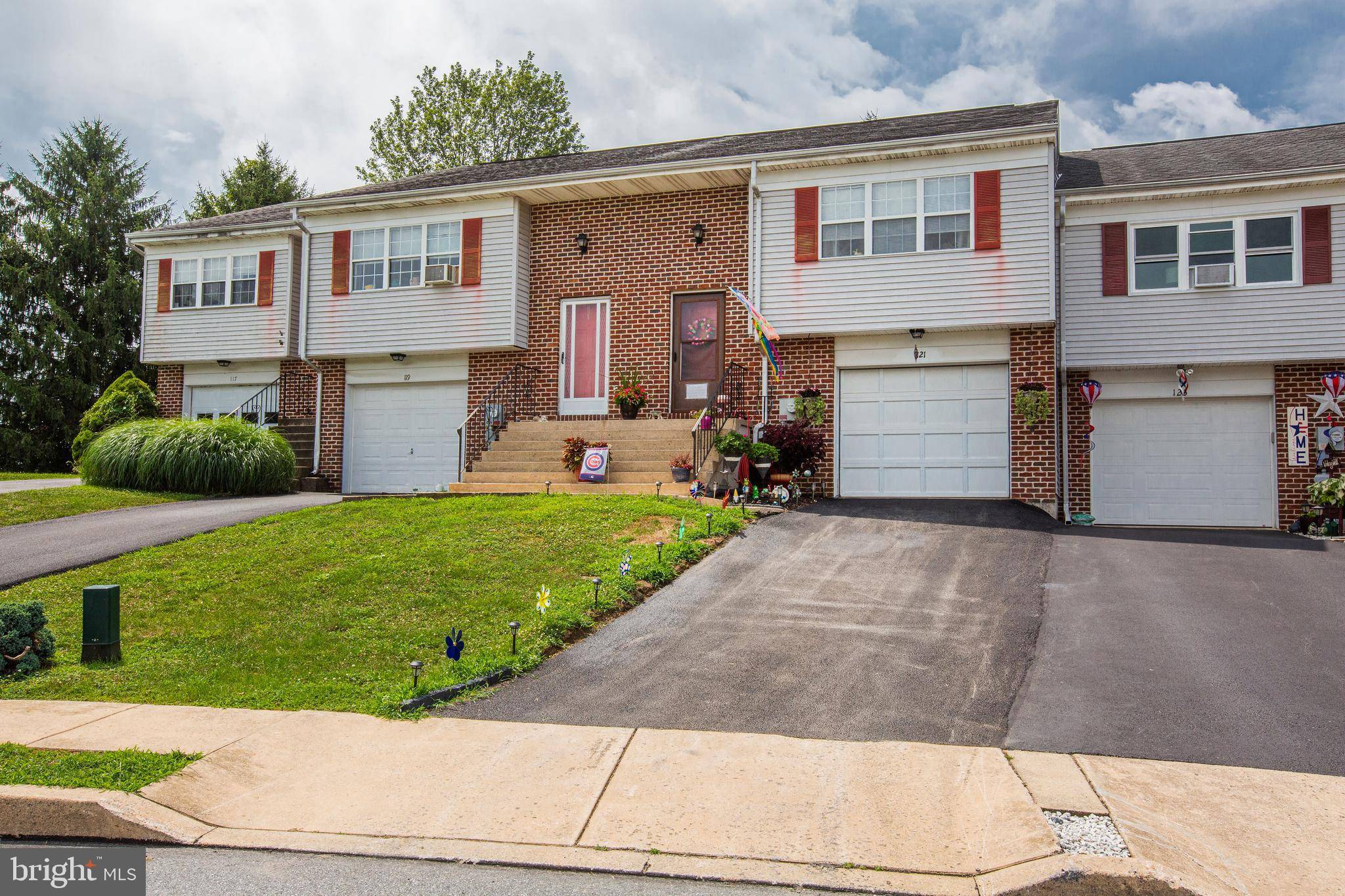 Millersville, PA 17551,121 PICKWICK PL