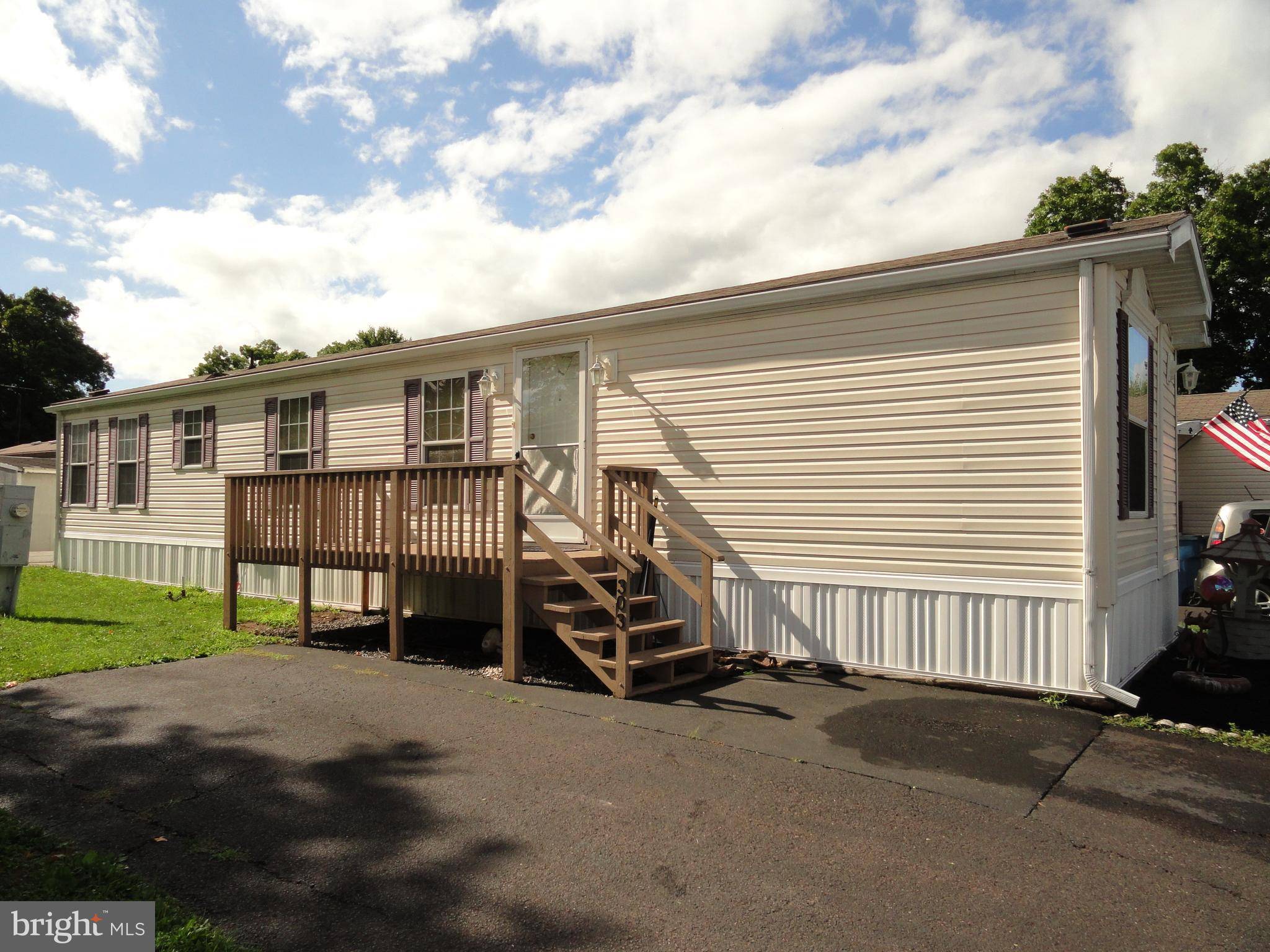 Green Lane, PA 18054,303 CEDAR DR