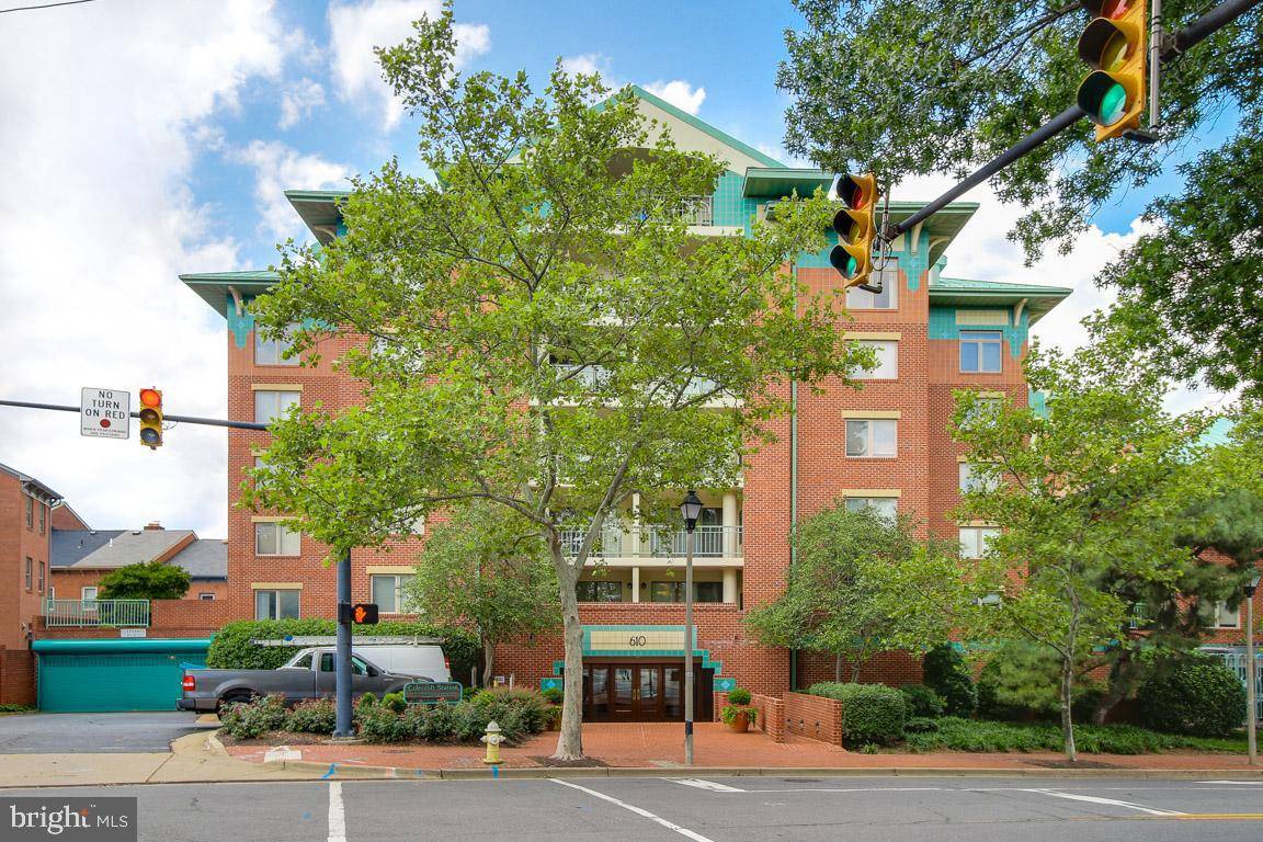 Alexandria, VA 22314,610 N WEST ST #302