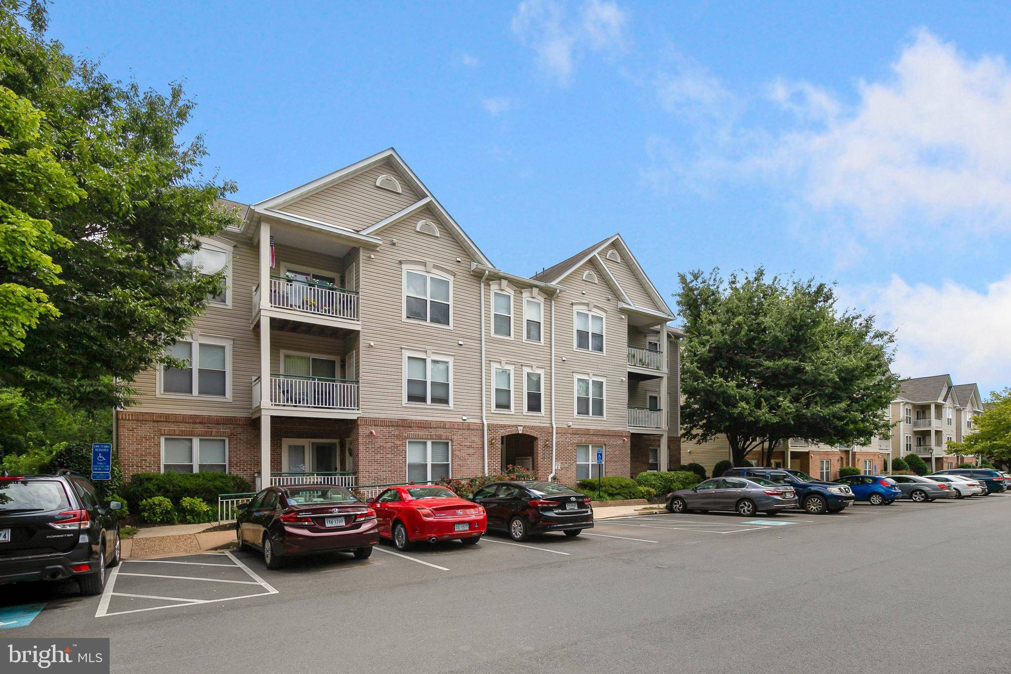 Alexandria, VA 22315,6515 GRANGE LN #104