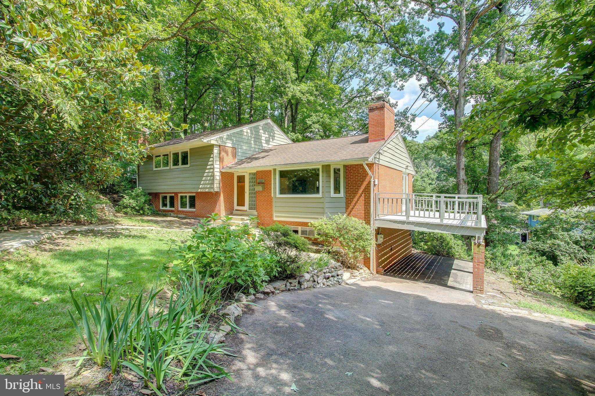 Falls Church, VA 22044,3327 GRASS HILL