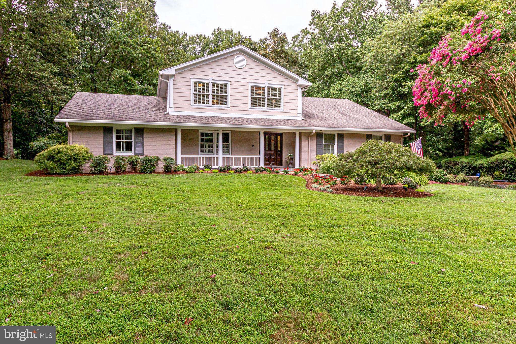 Mclean, VA 22101,6804 LUPINE LN