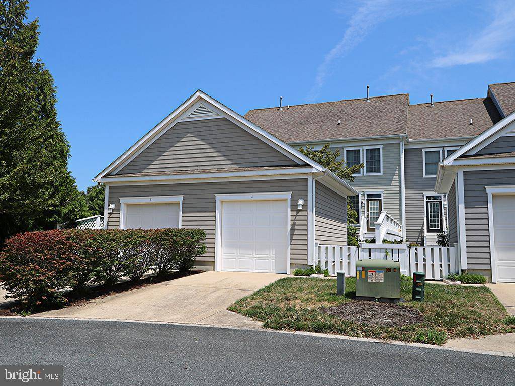 Ocean View, DE 19970,4 VILLAGE GREEN DR