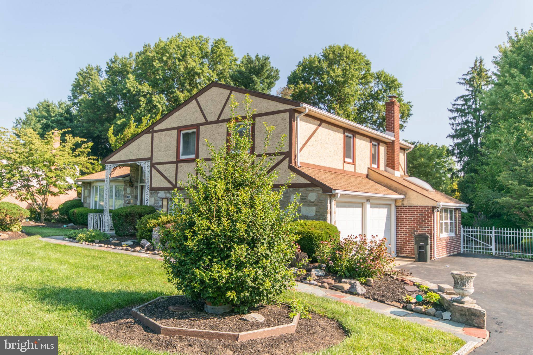 Huntingdon Valley, PA 19006,973 MILKWEED LN