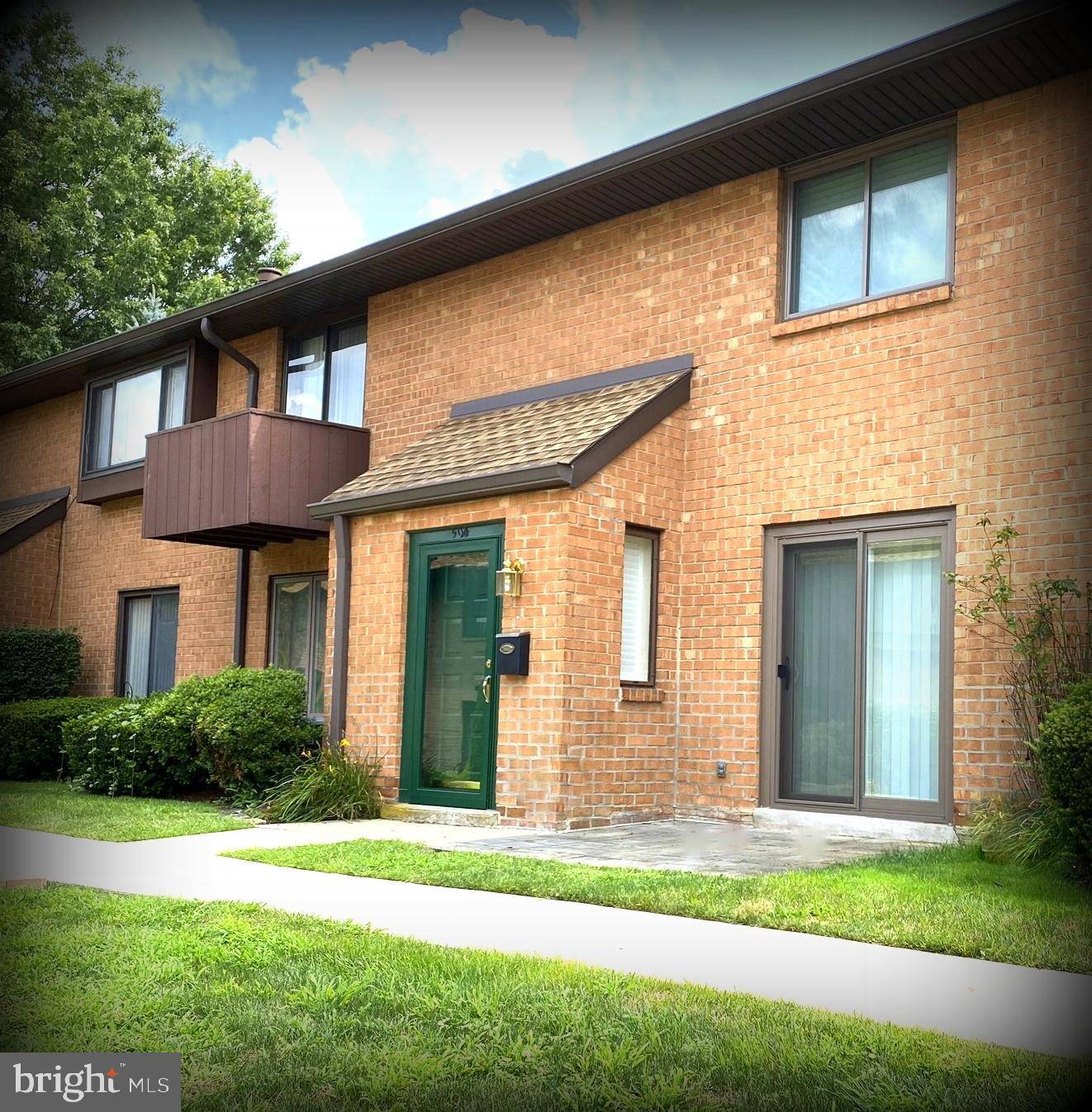 Ardmore, PA 19003,700 ARDMORE AVE #504