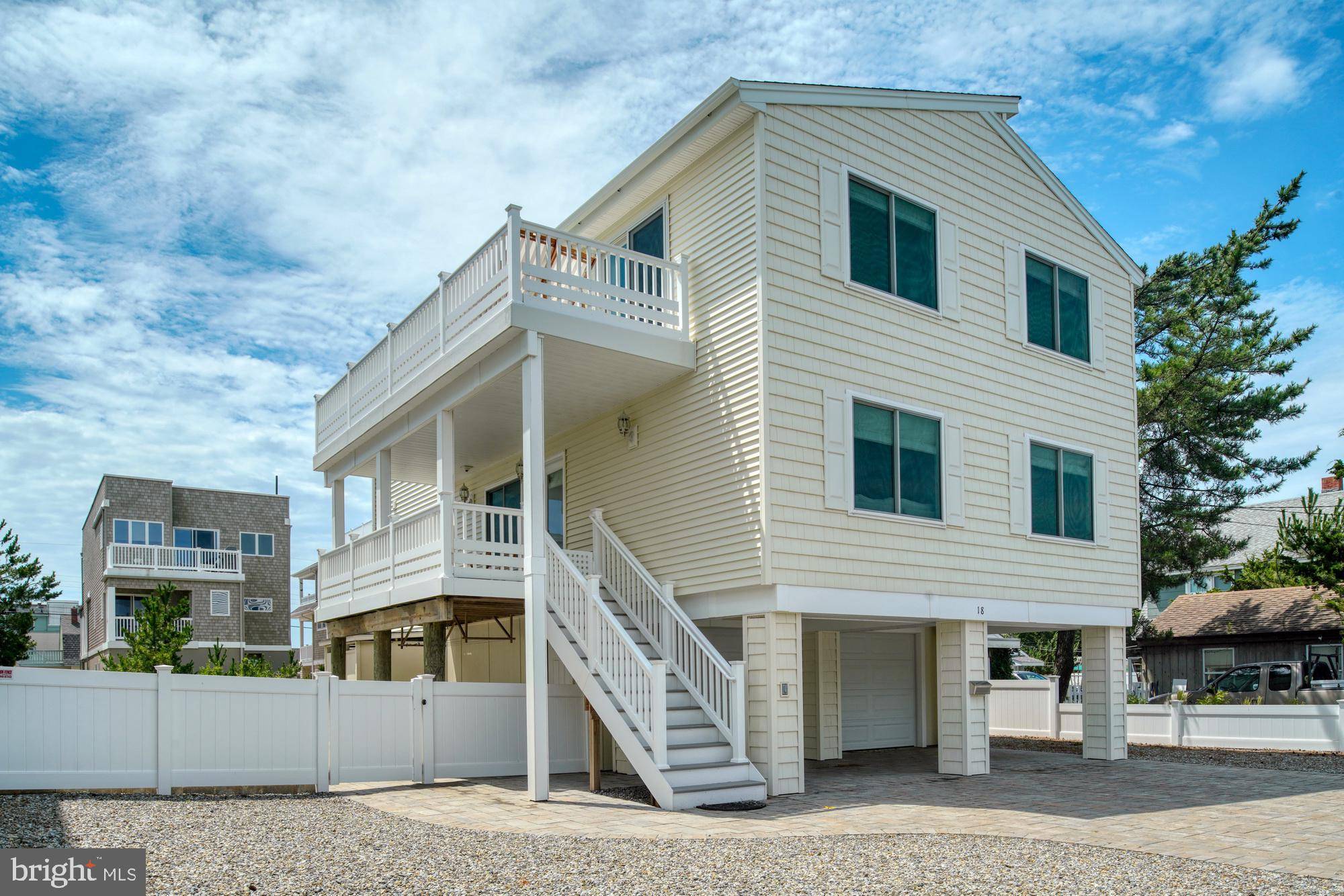 Surf City, NJ 08008,18 N 15TH ST