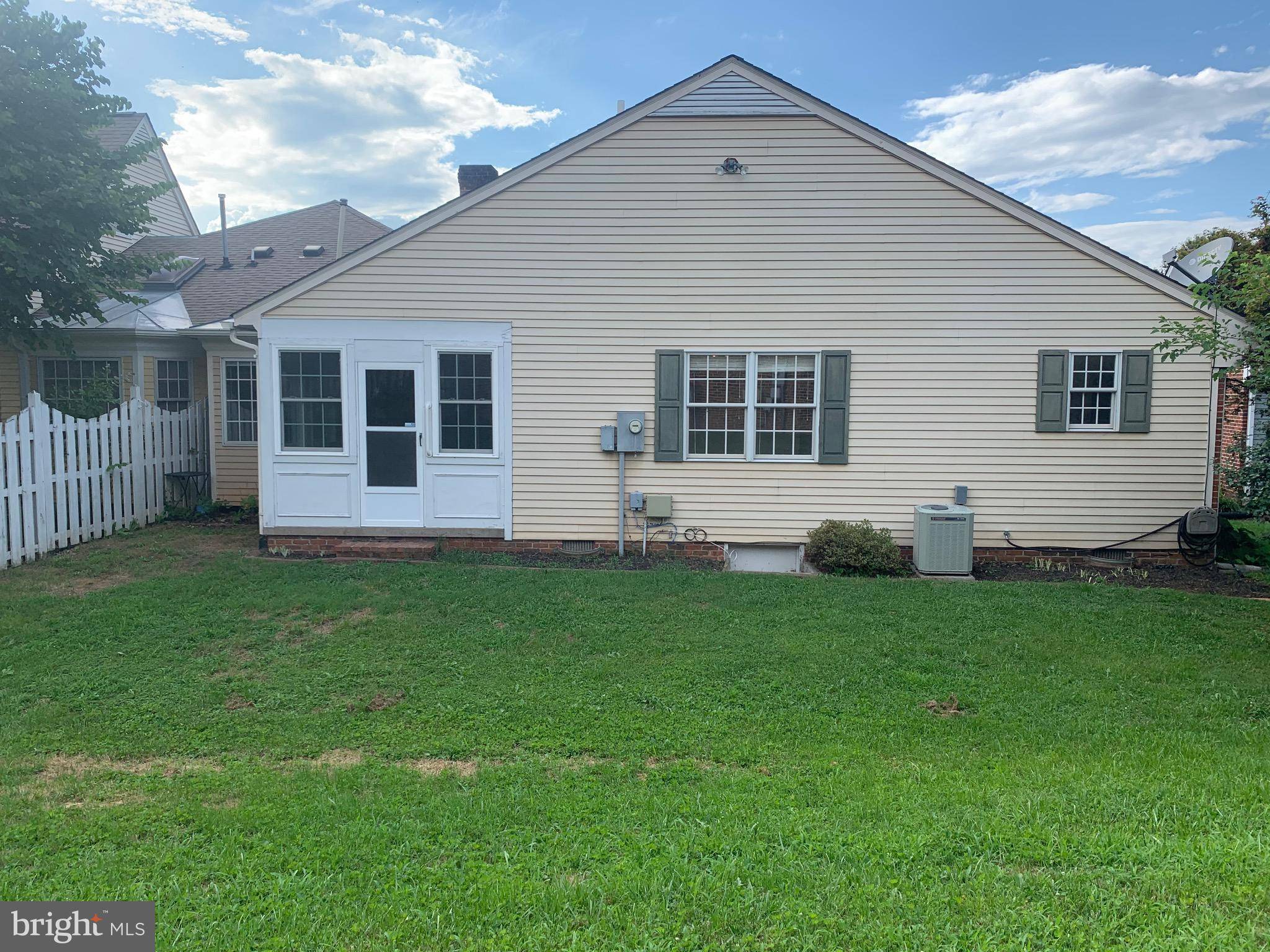 Culpeper, VA 22701,851 MULBERRY LN