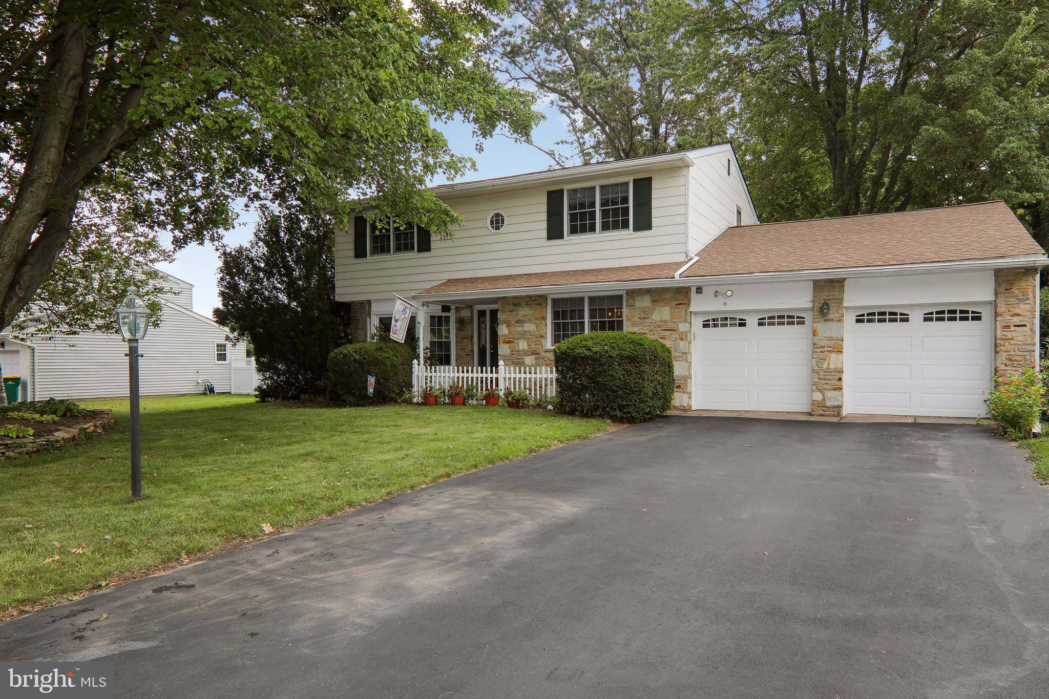 Yardley, PA 19067,17 UPTON LN