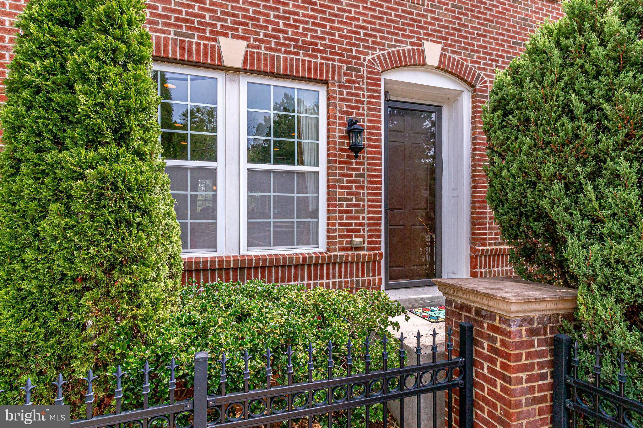 Alexandria, VA 22303,2095 LAURA MEWS PL