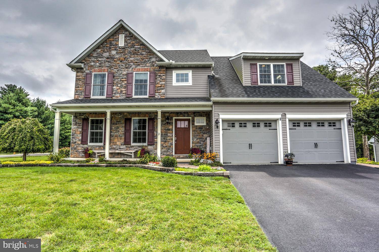 Lancaster, PA 17602,2 WOODLYN CT