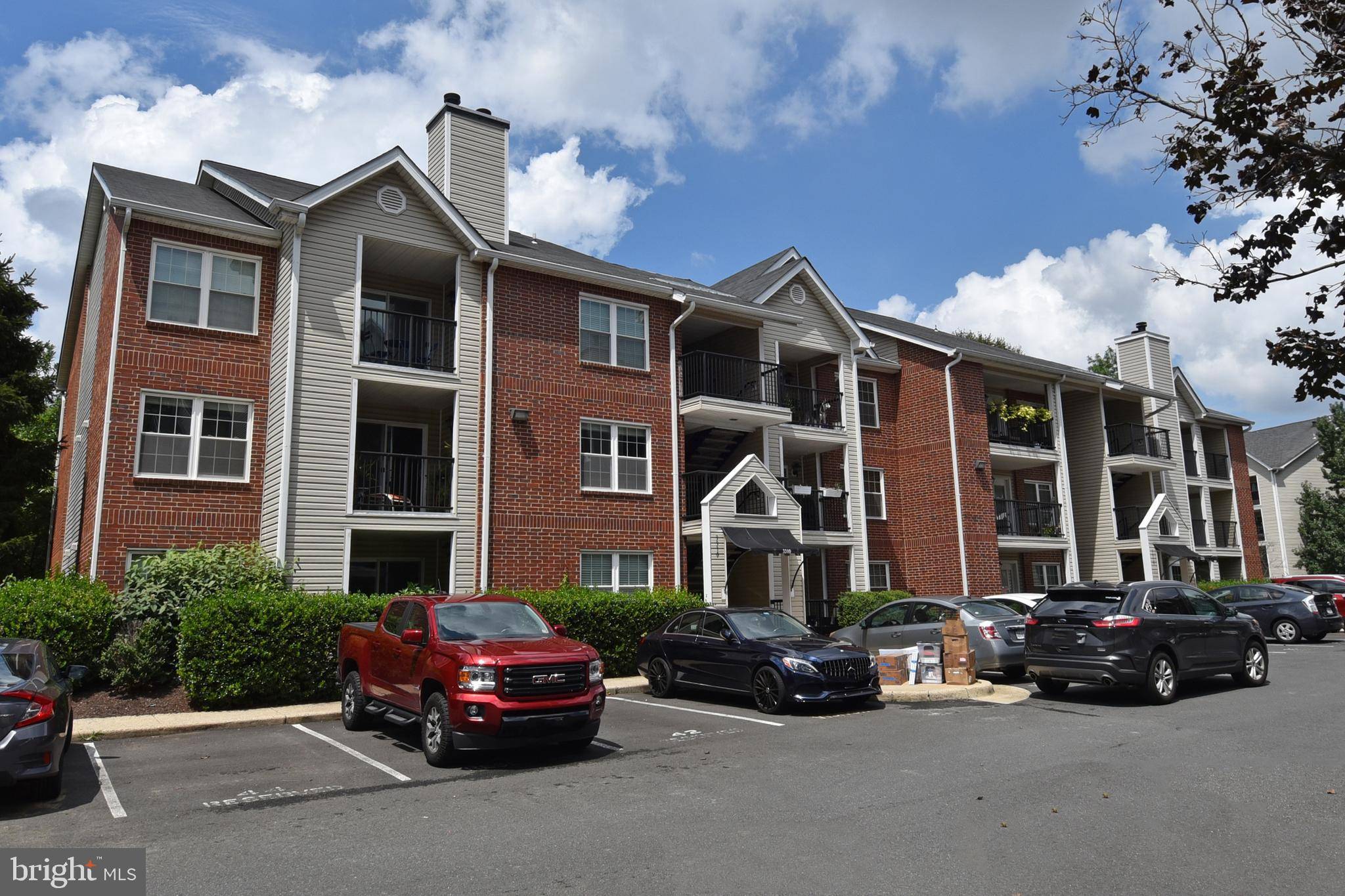 Alexandria, VA 22302,3310 WYNDHAM CIR #216