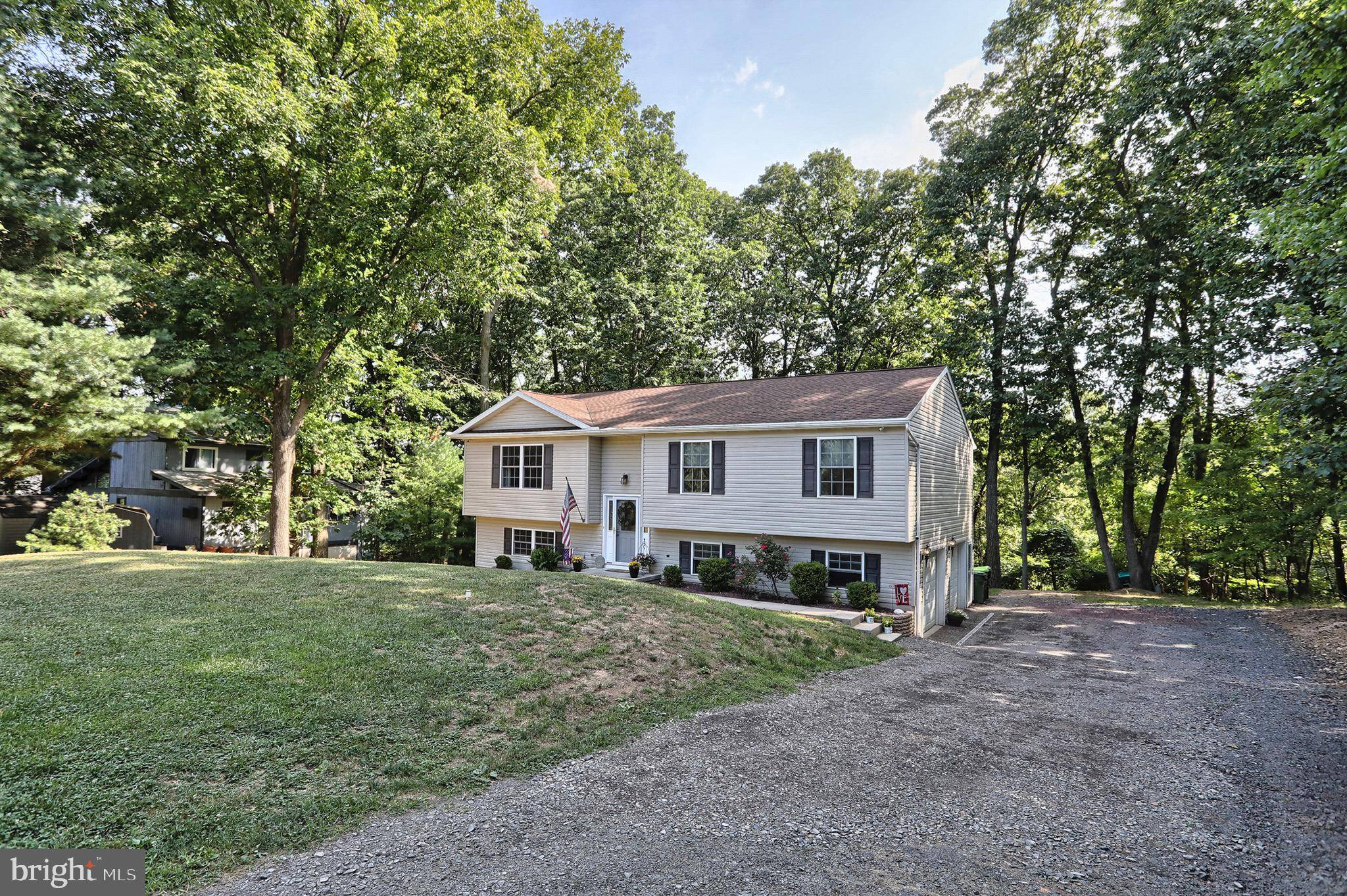 Auburn, PA 17922,516 COYOTE DR