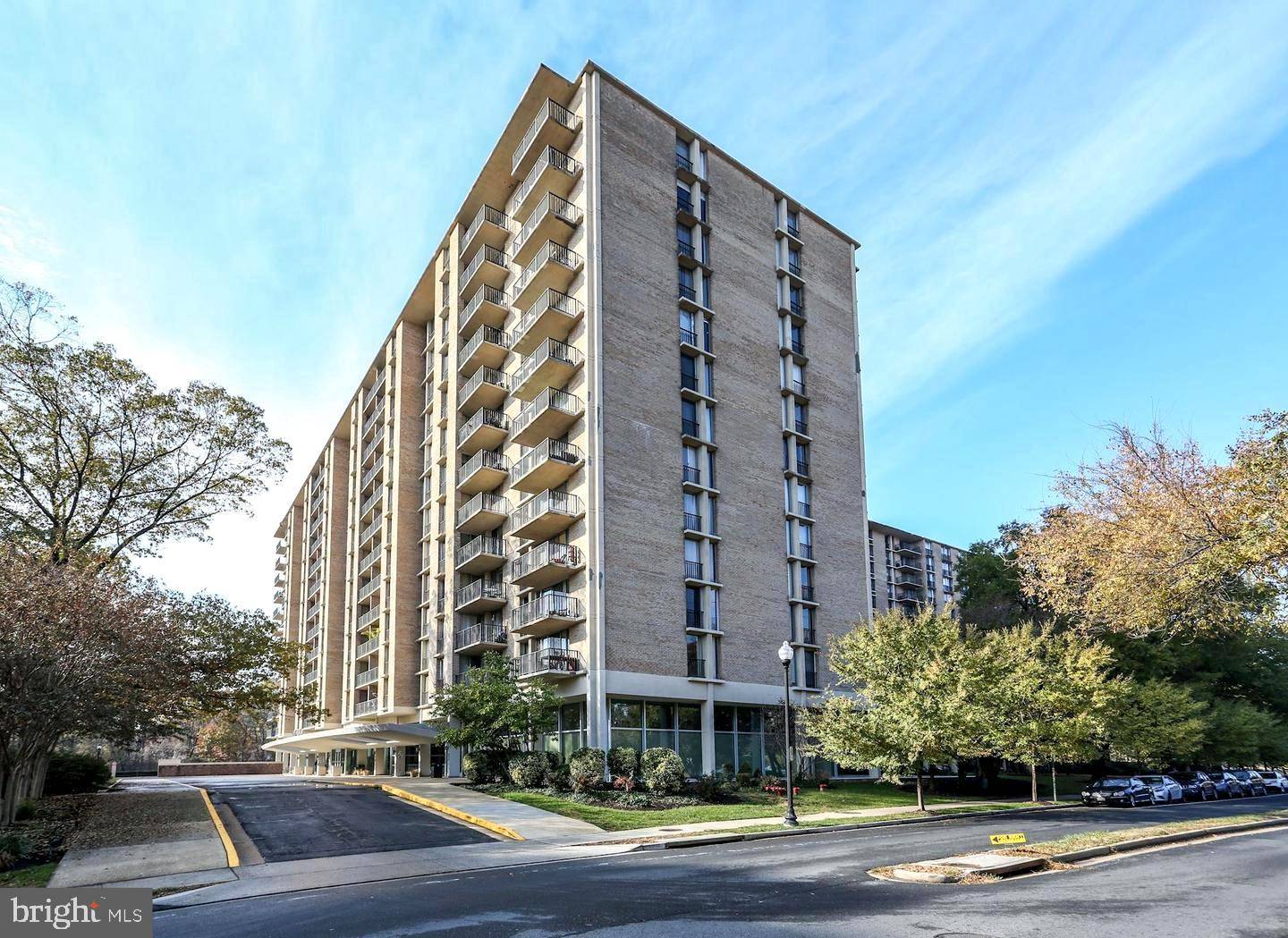 Arlington, VA 22204,4600 S FOUR MILE RUN DR #1034