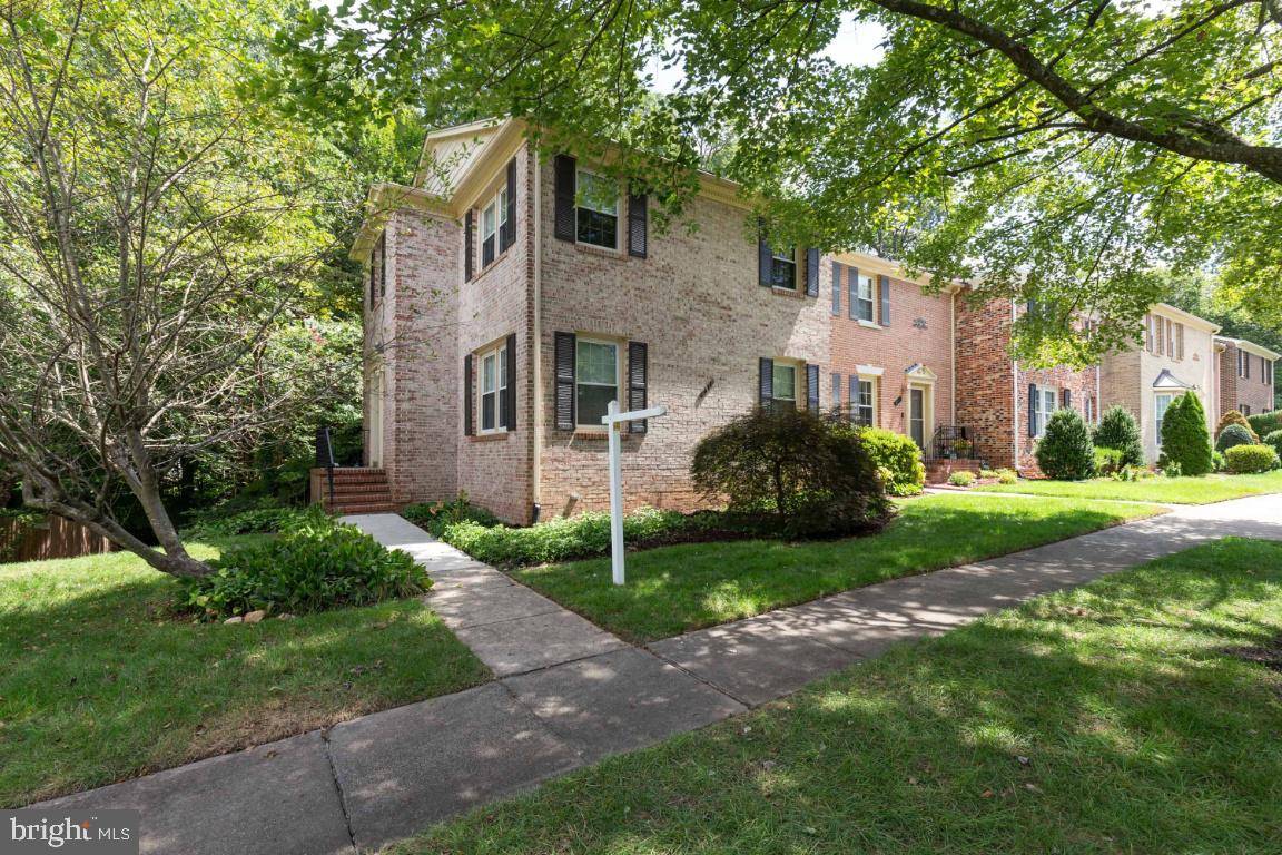 Springfield, VA 22153,9411 PARK HUNT CT