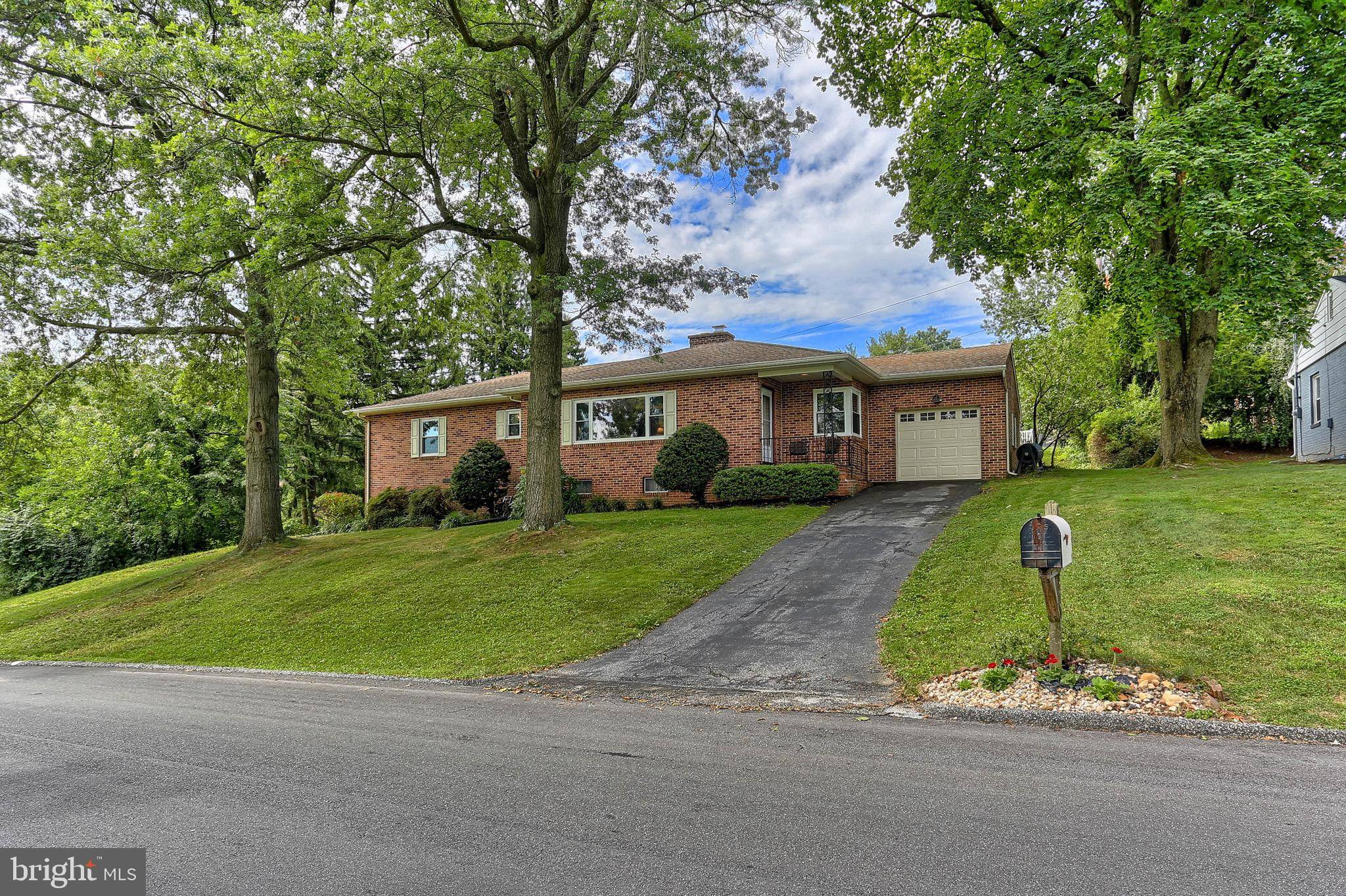 York, PA 17403,1640 CLOVER LN