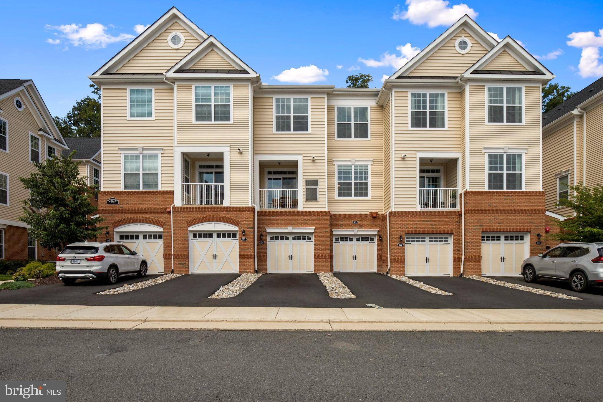 Ashburn, VA 20148,23225 MILLTOWN KNOLL SQ #104