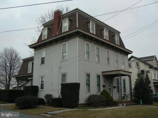 Leola, PA 17540,160-160A W MAIN ST