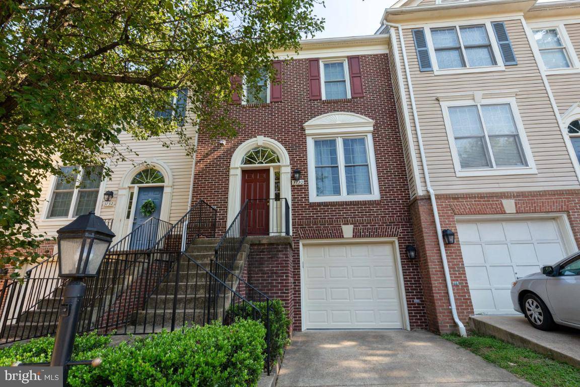 Alexandria, VA 22306,3730 HUNTLEY MEADOWS LN