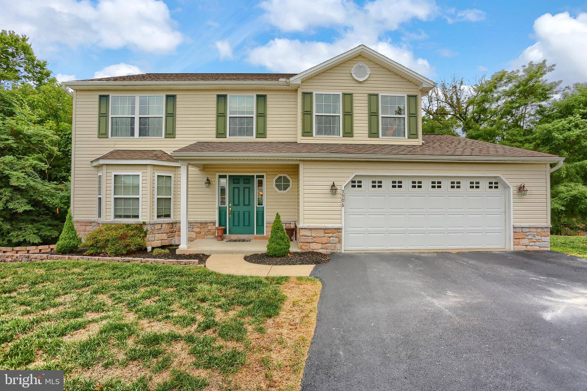 Harrisburg, PA 17111,5906 PINEDALE CT