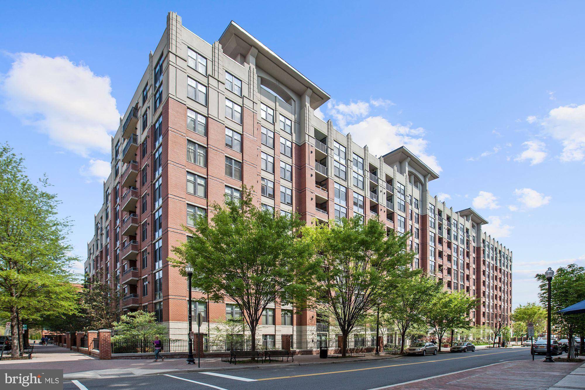 Arlington, VA 22201,1021 N GARFIELD ST #211