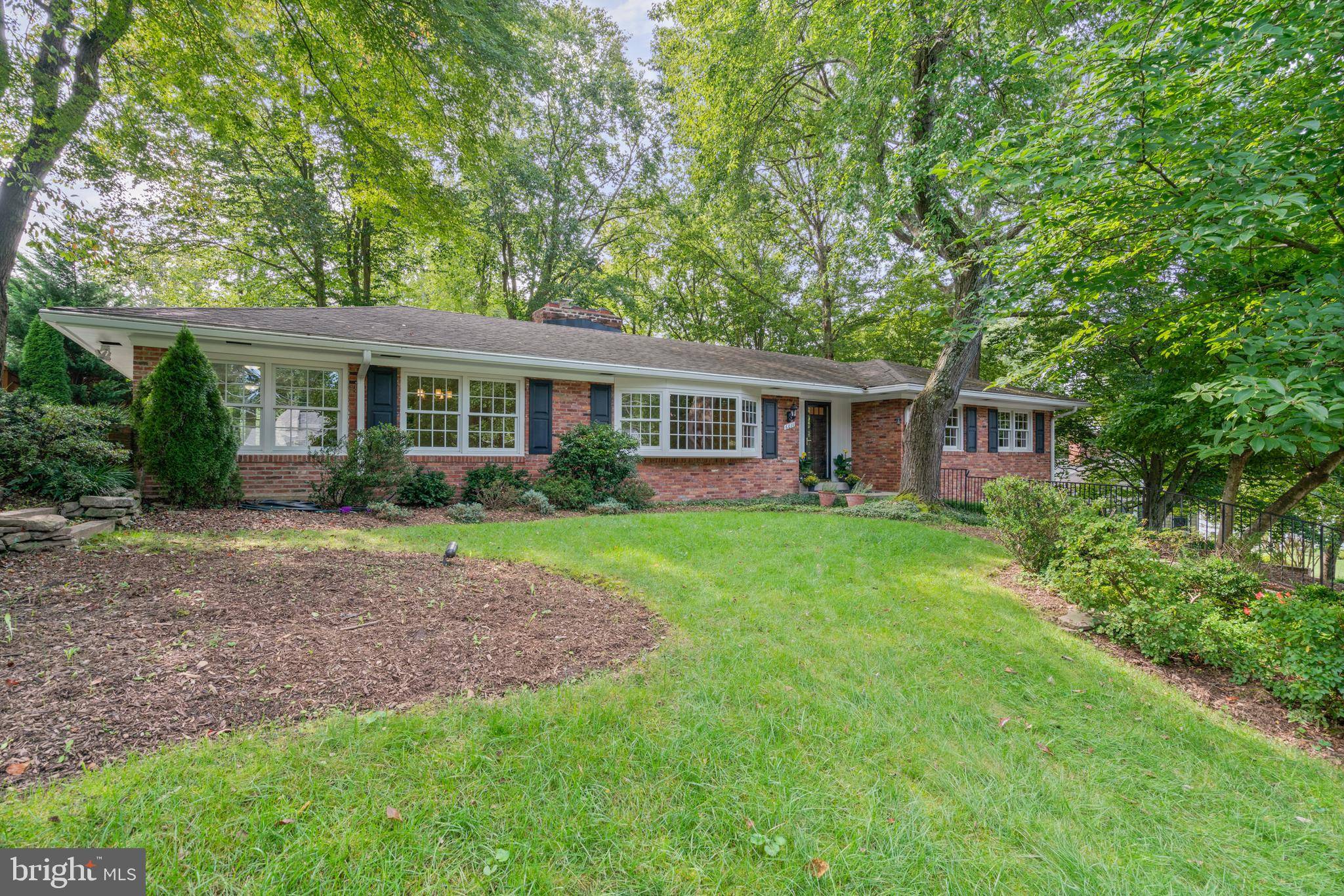 Mclean, VA 22101,6011 BALSAM DR