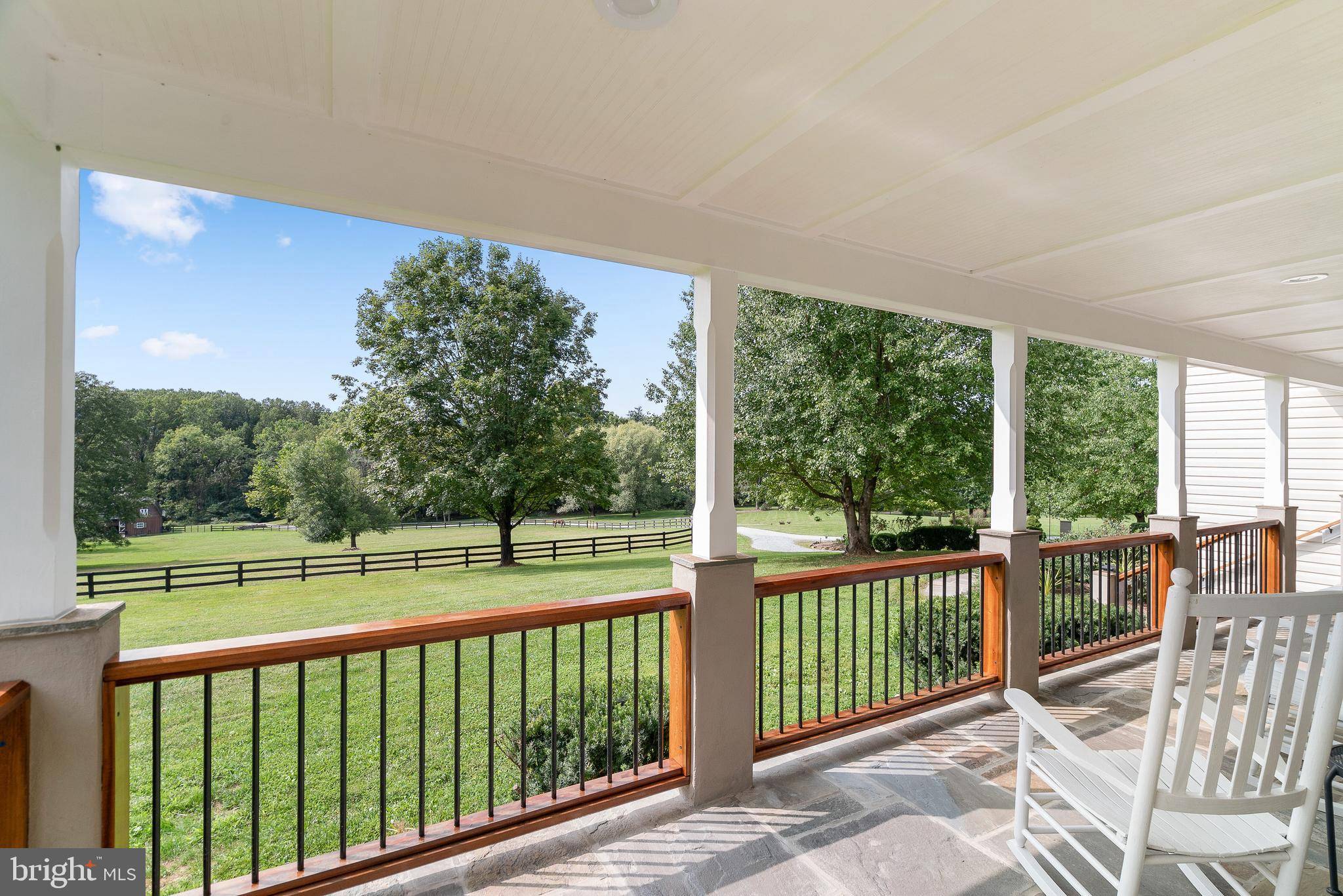 Round Hill, VA 20141,35583 WINDOVER HILL LN