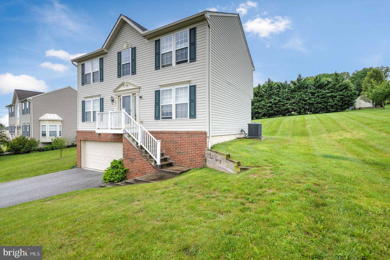 Spring Grove, PA 17362,271 COURTNEY CT