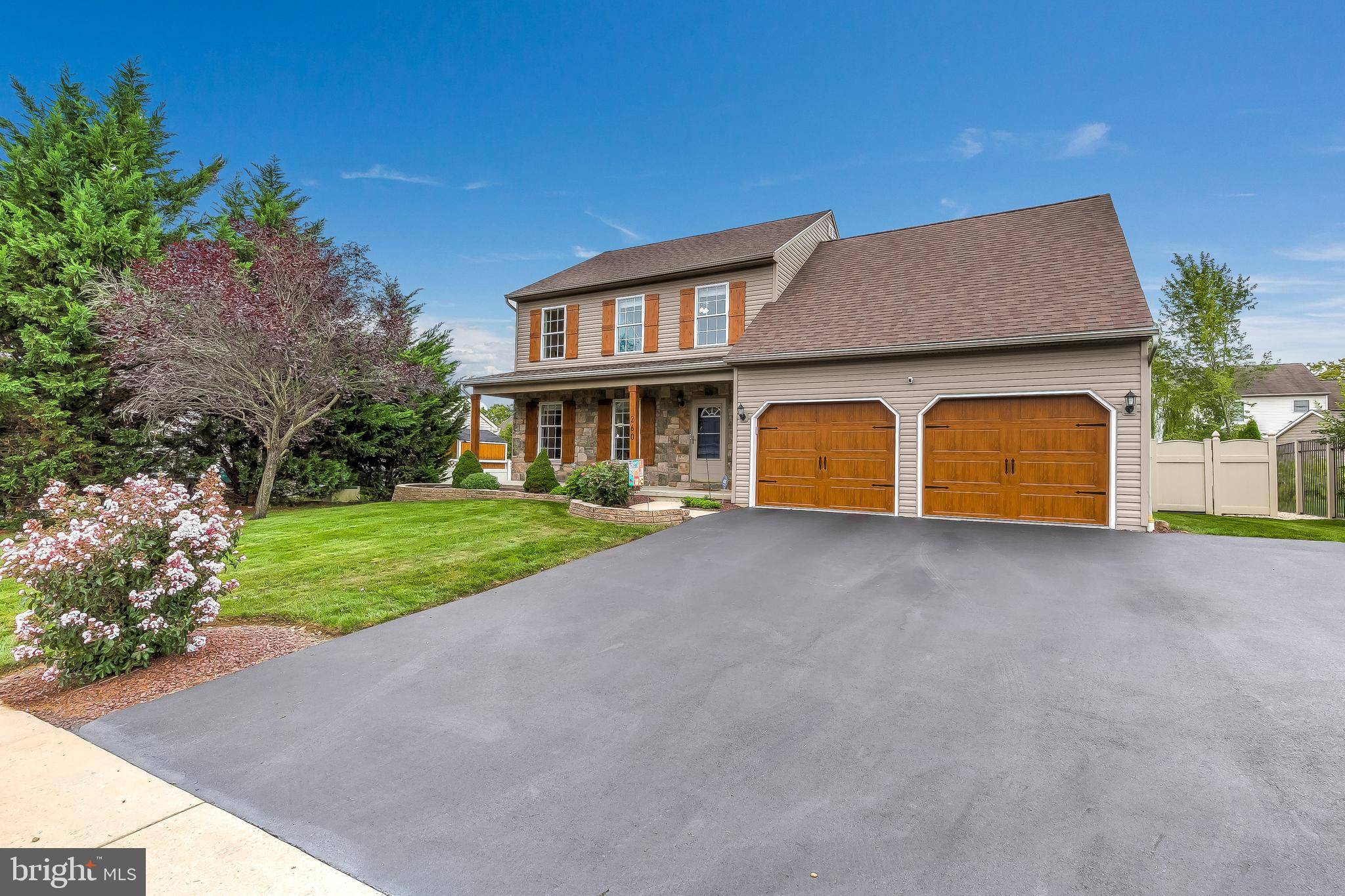 Mount Wolf, PA 17347,260 SILVER MAPLE CT