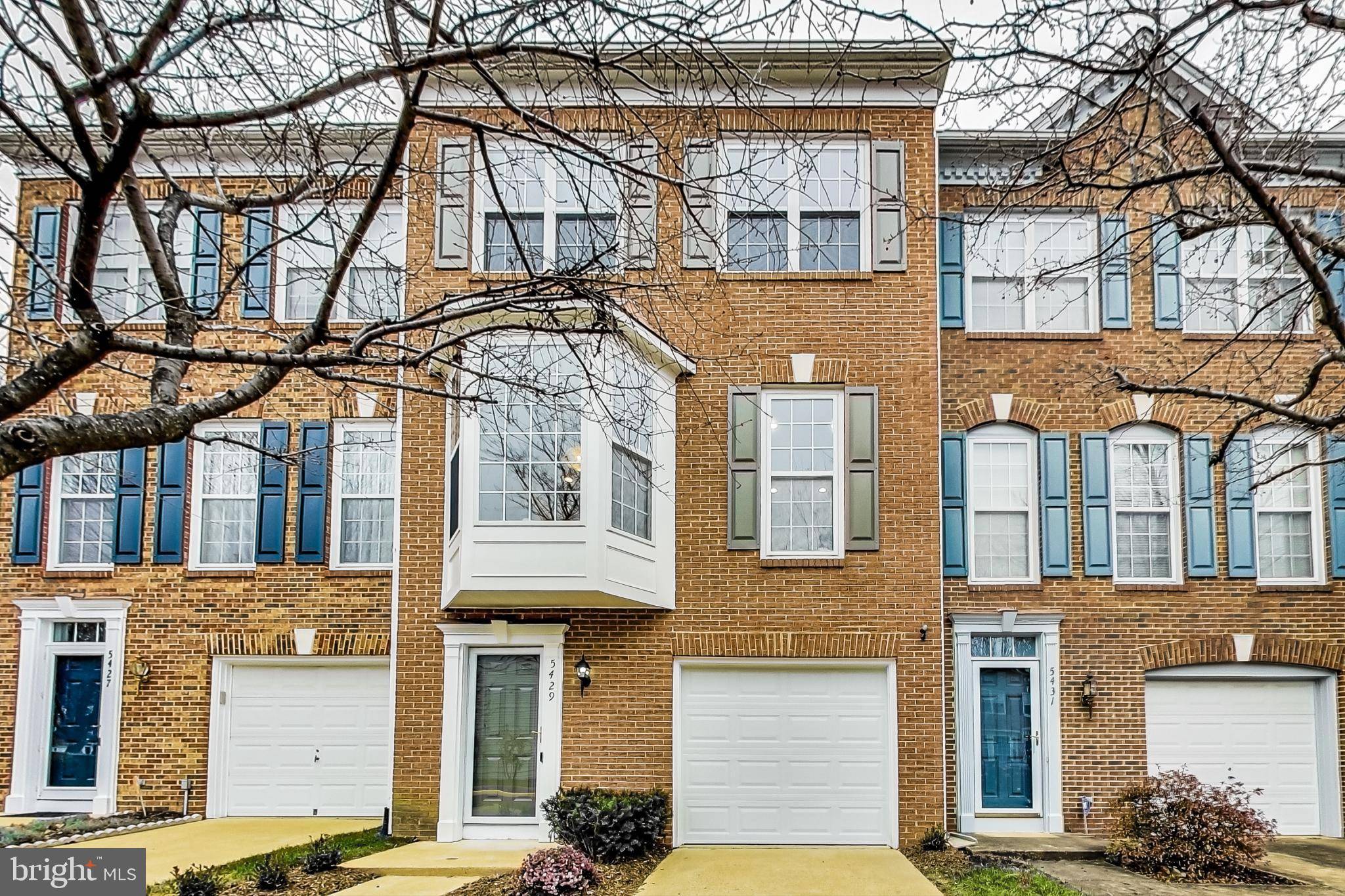 Alexandria, VA 22312,5429 SUMMER LEAF LN