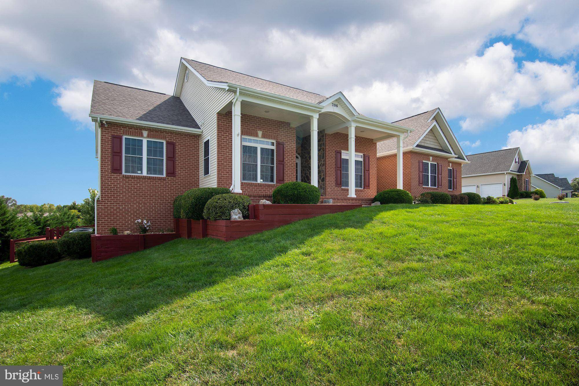 Charles Town, WV 25414,206 SHEFFIELD CT