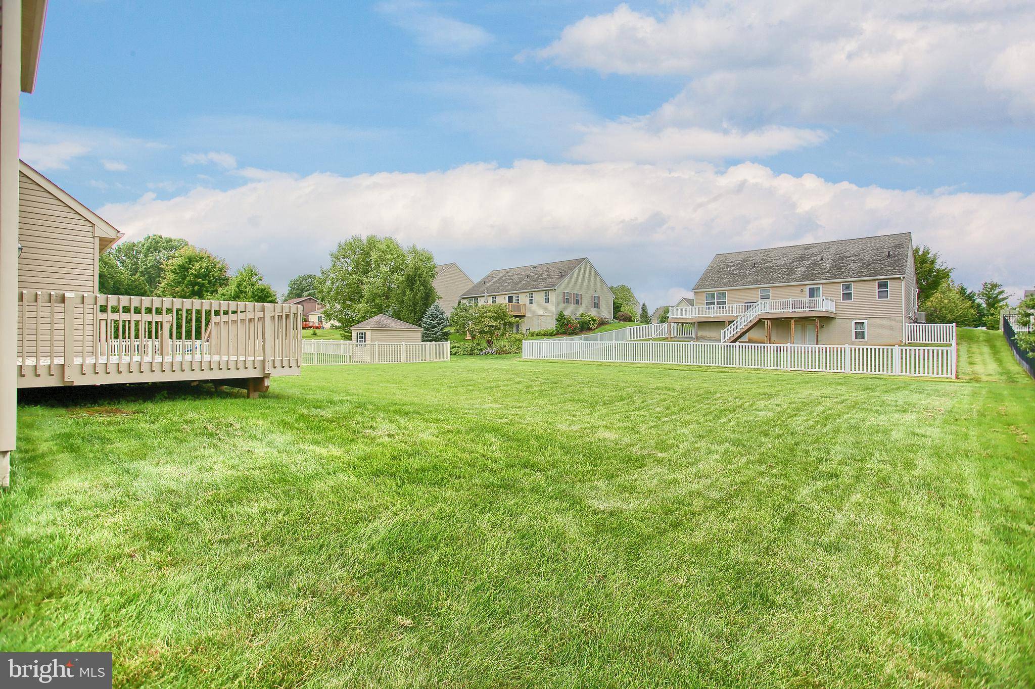 Leola, PA 17540,293 WILLOW DELL LN