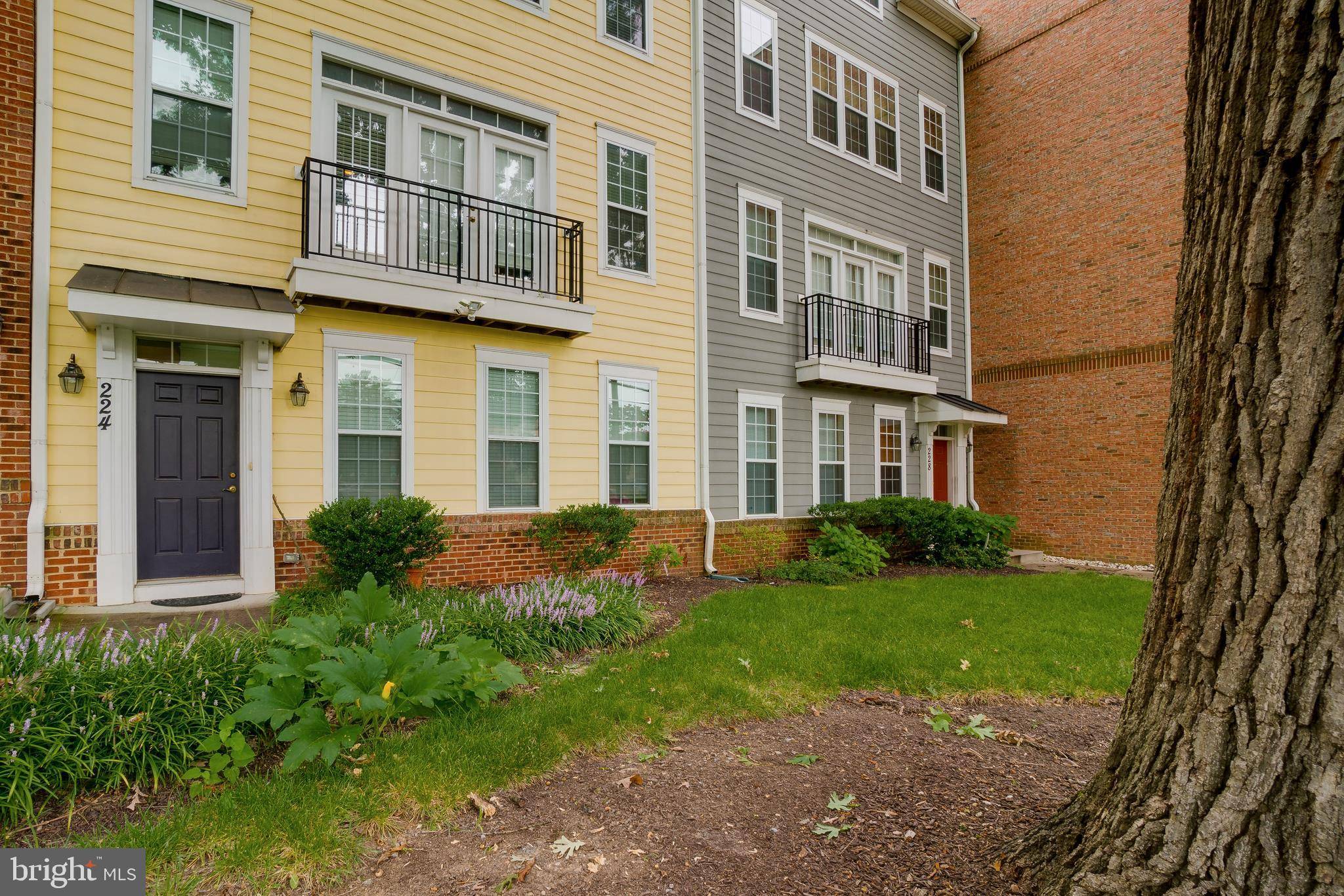 Gaithersburg, MD 20877,224 N SUMMIT AVE #28