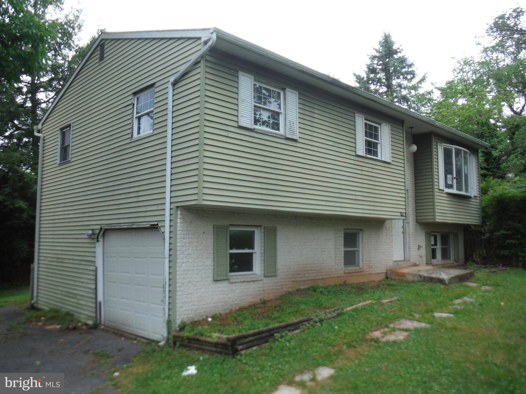 Etters, PA 17319,190 BLACK WALNUT DR