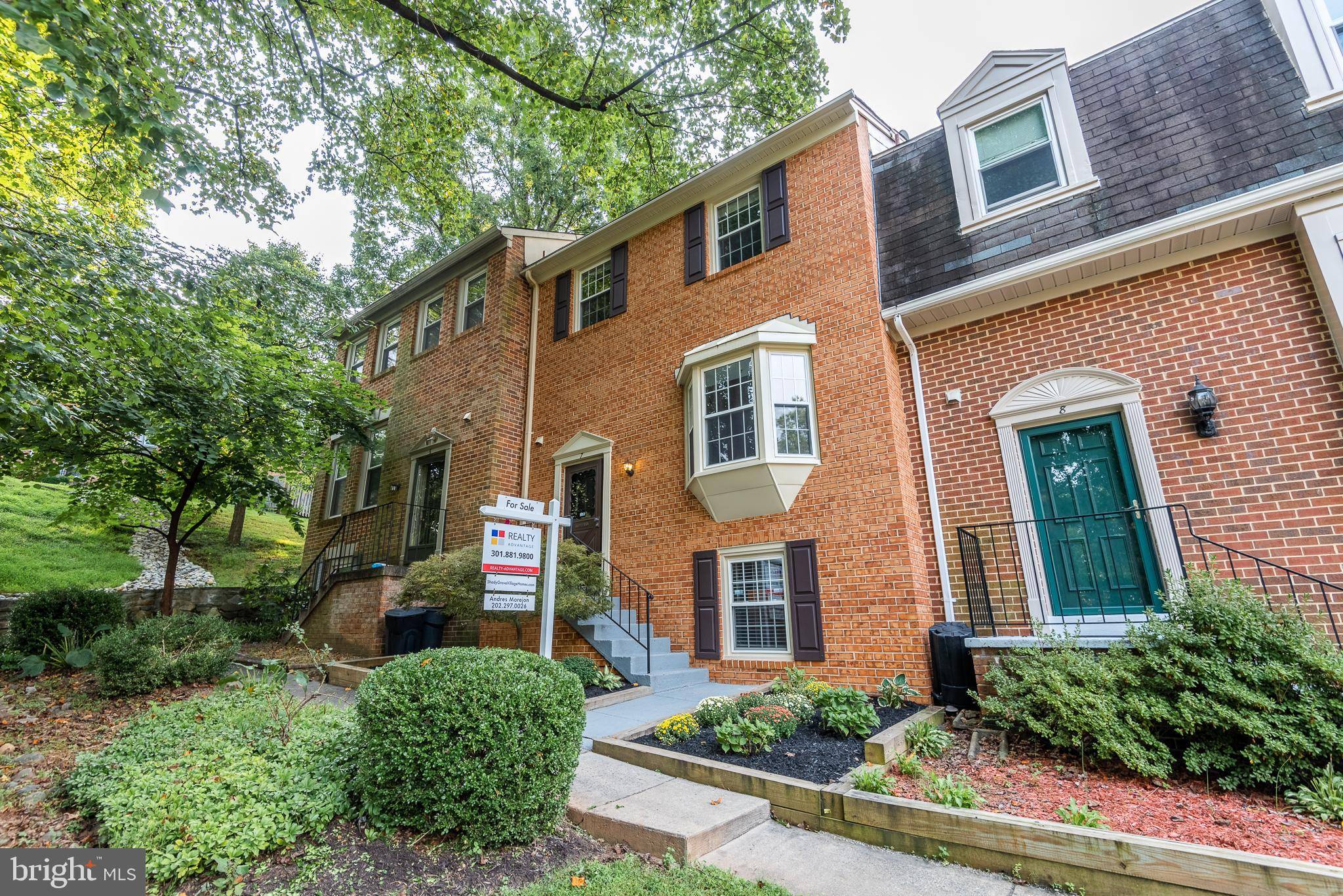 Gaithersburg, MD 20878,7 MEADOW GRASS CT