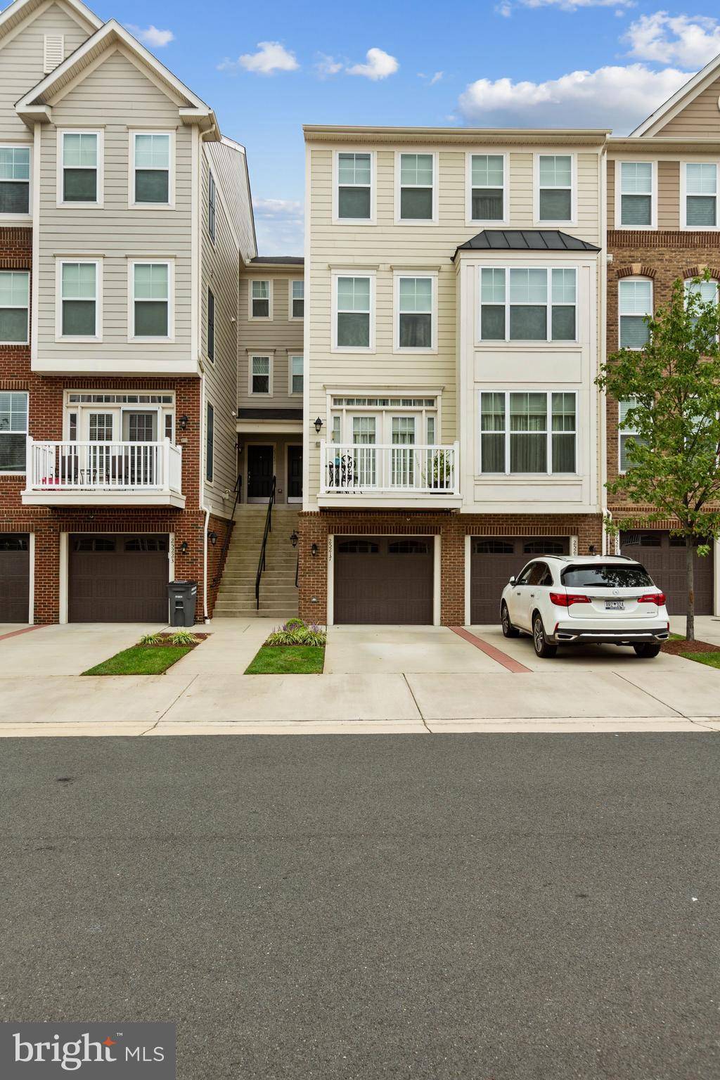 Chantilly, VA 20152,25217 BRIARGATE TER