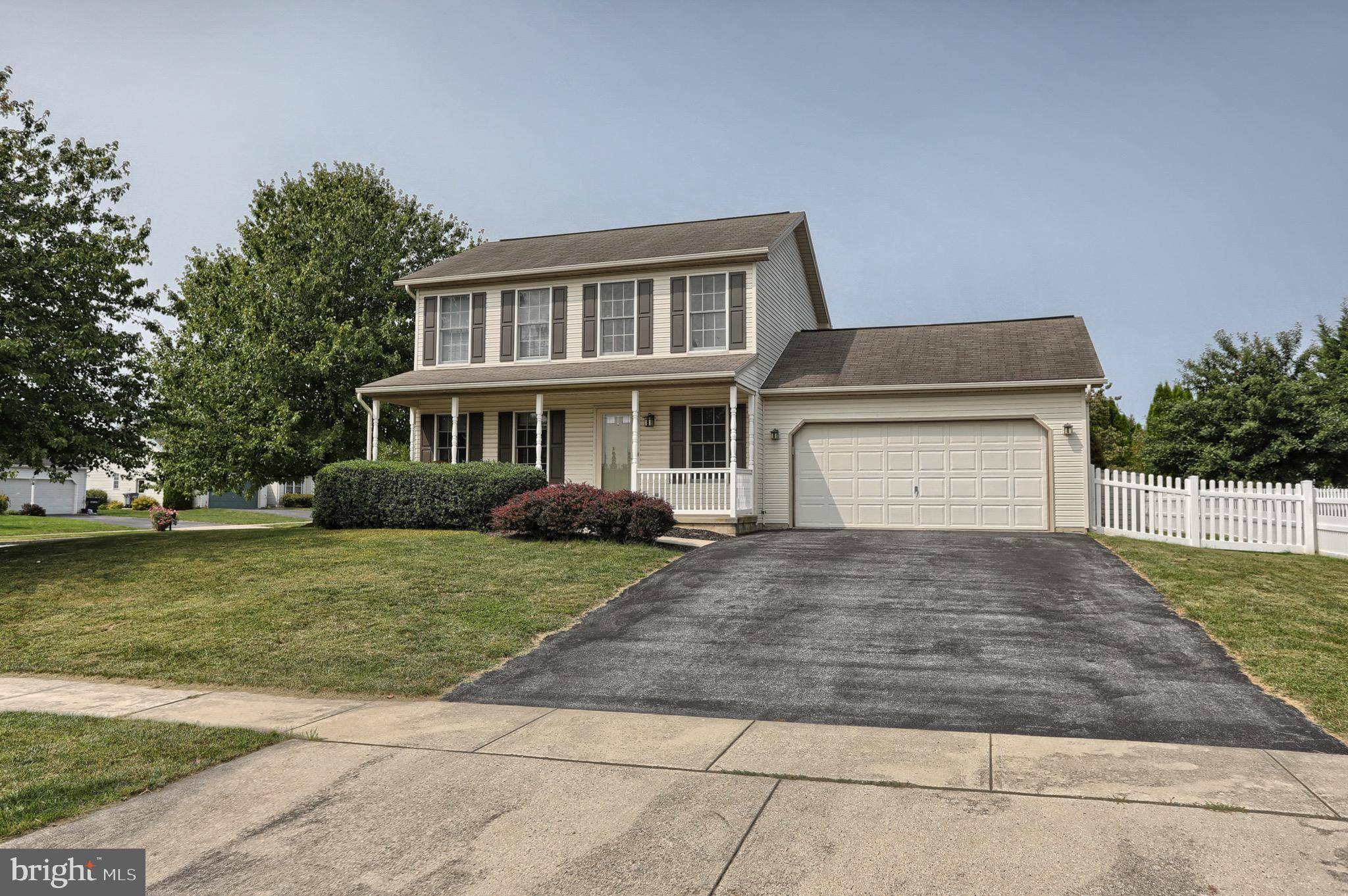 Palmyra, PA 17078,215 FENCEPOST LN