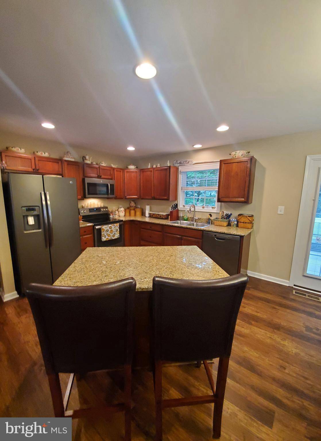 Harpers Ferry, WV 25425,62 ROBIN LN