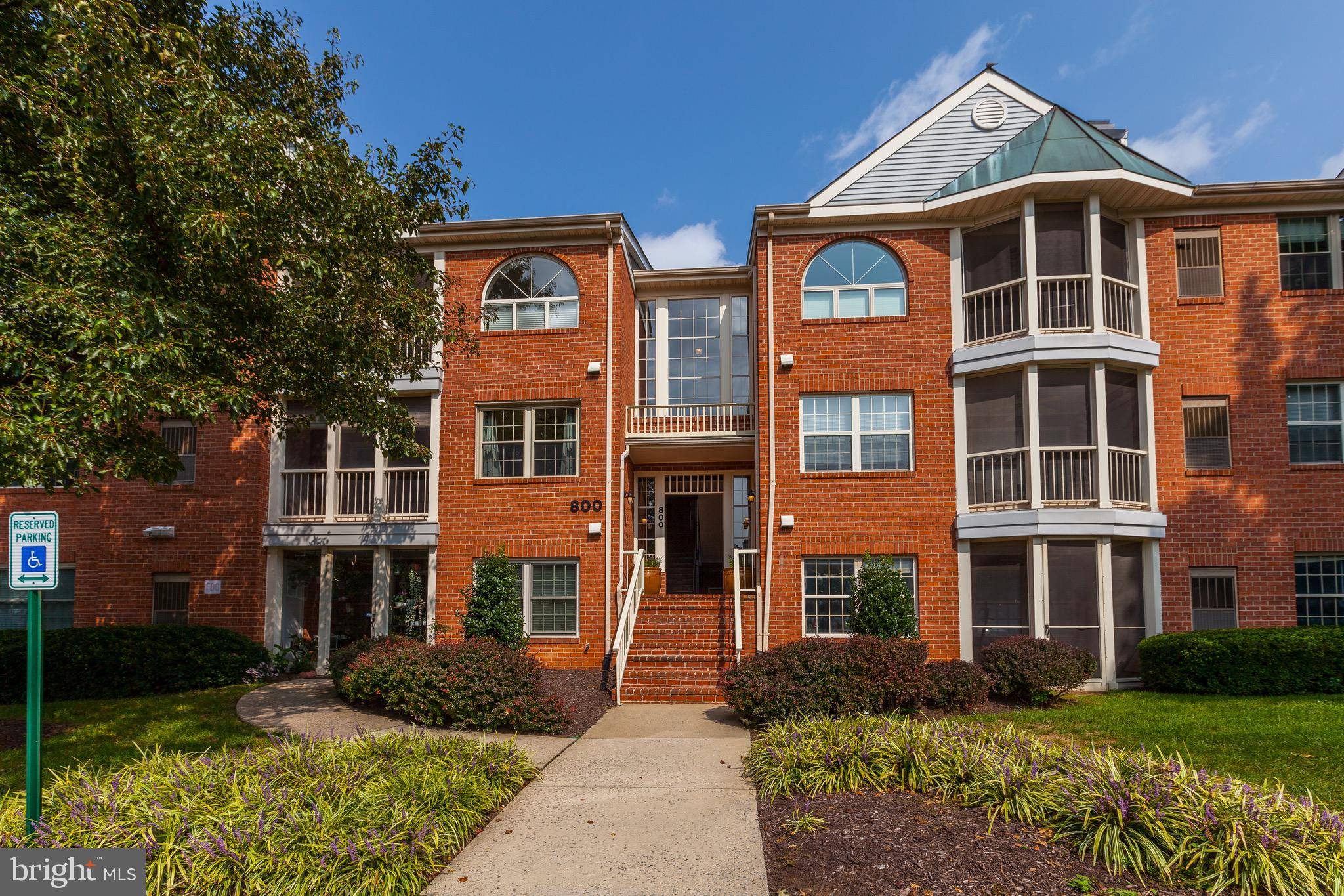 Gaithersburg, MD 20878,800 AMBER TREE CT #303