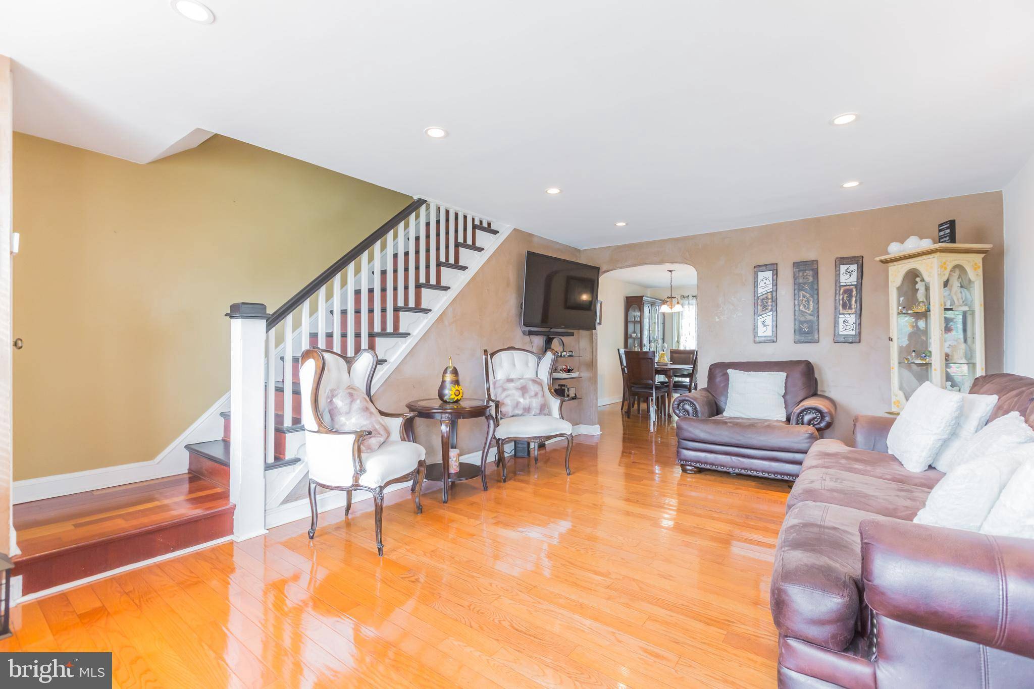 Drexel Hill, PA 19026,939 FARRISTON DR