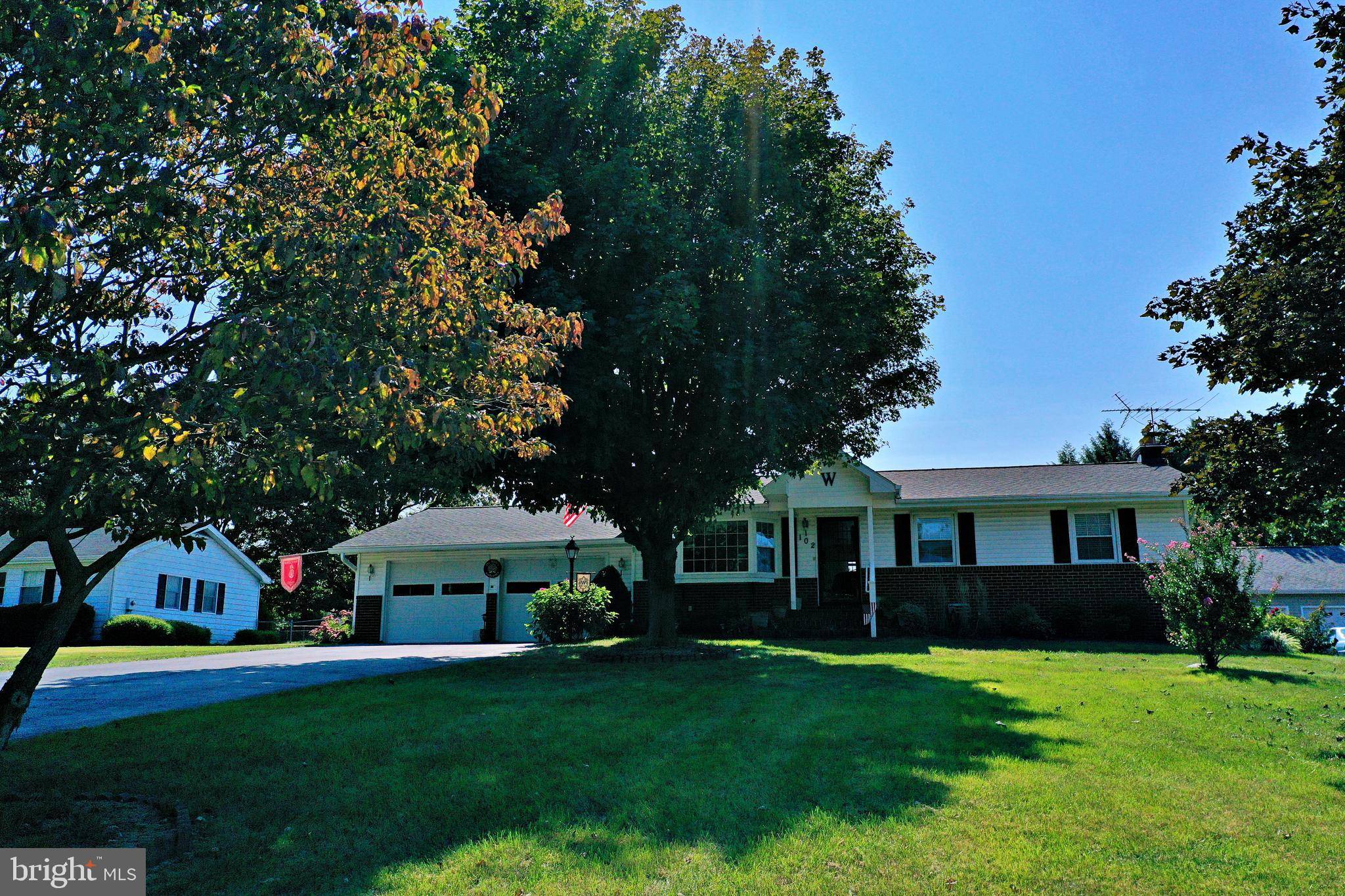 Charles Town, WV 25414,102 LINDSEY DR