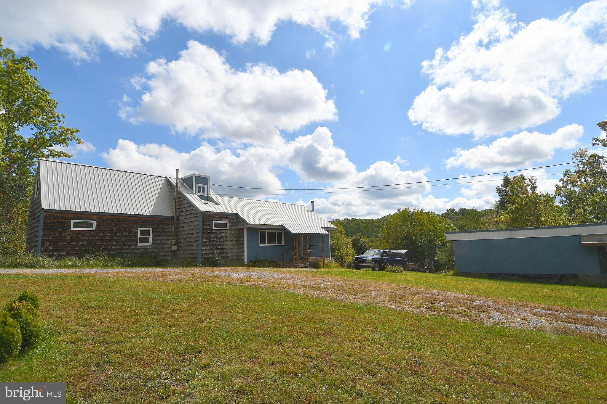 Berkeley Springs, WV 25411,138 MC HENRY LN