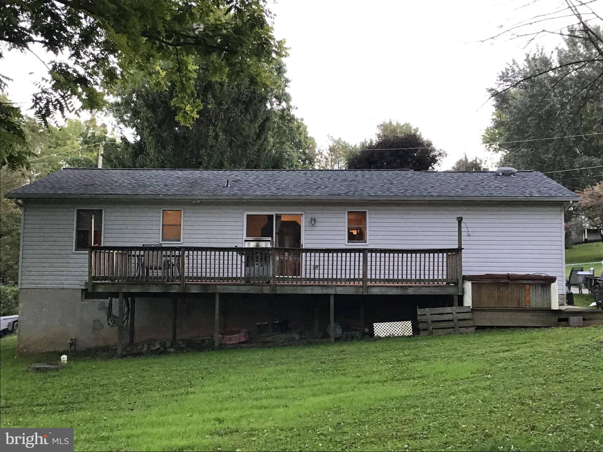 Delta, PA 17314,237 PINE TRL