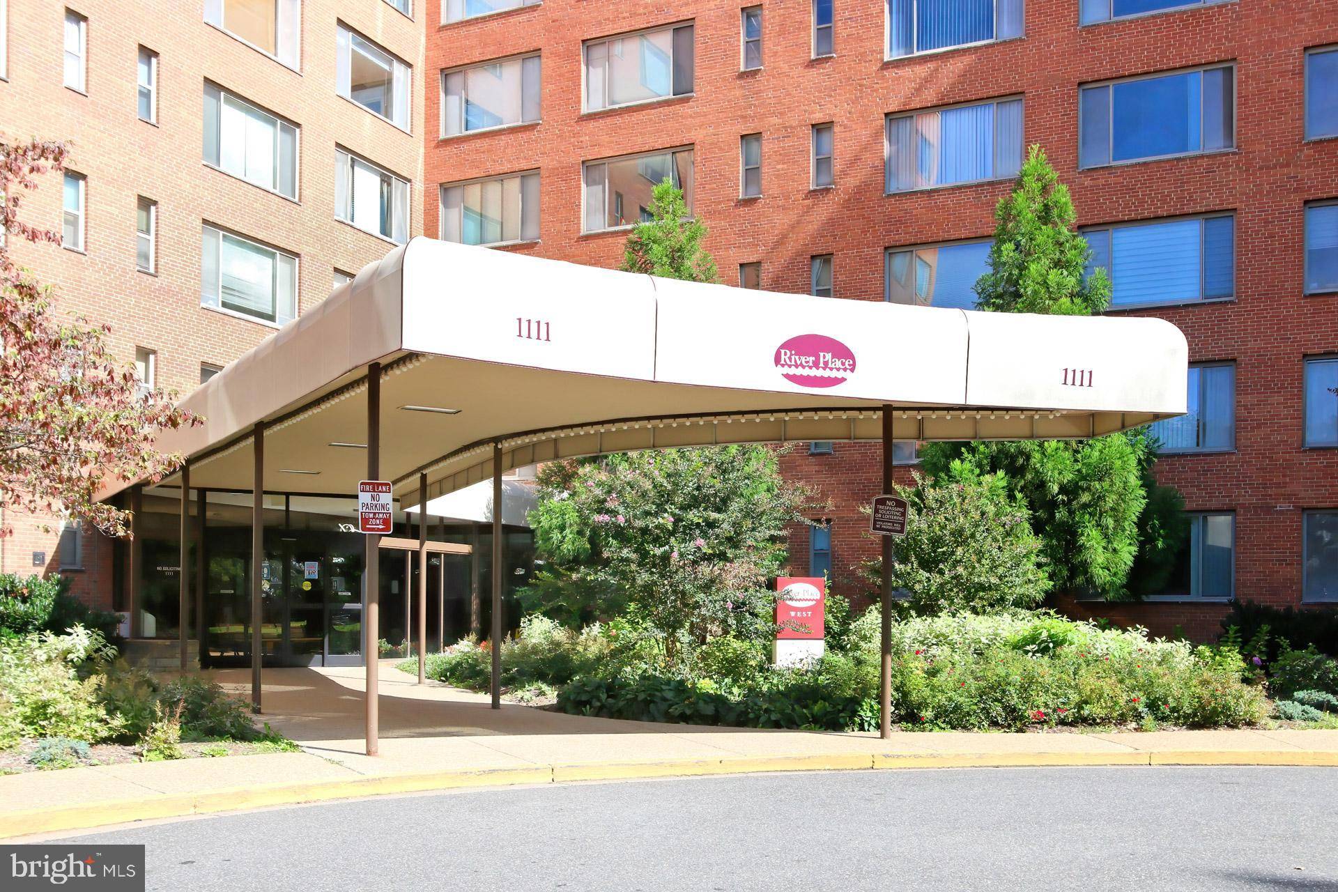 Arlington, VA 22209,1111 ARLINGTON BLVD #943