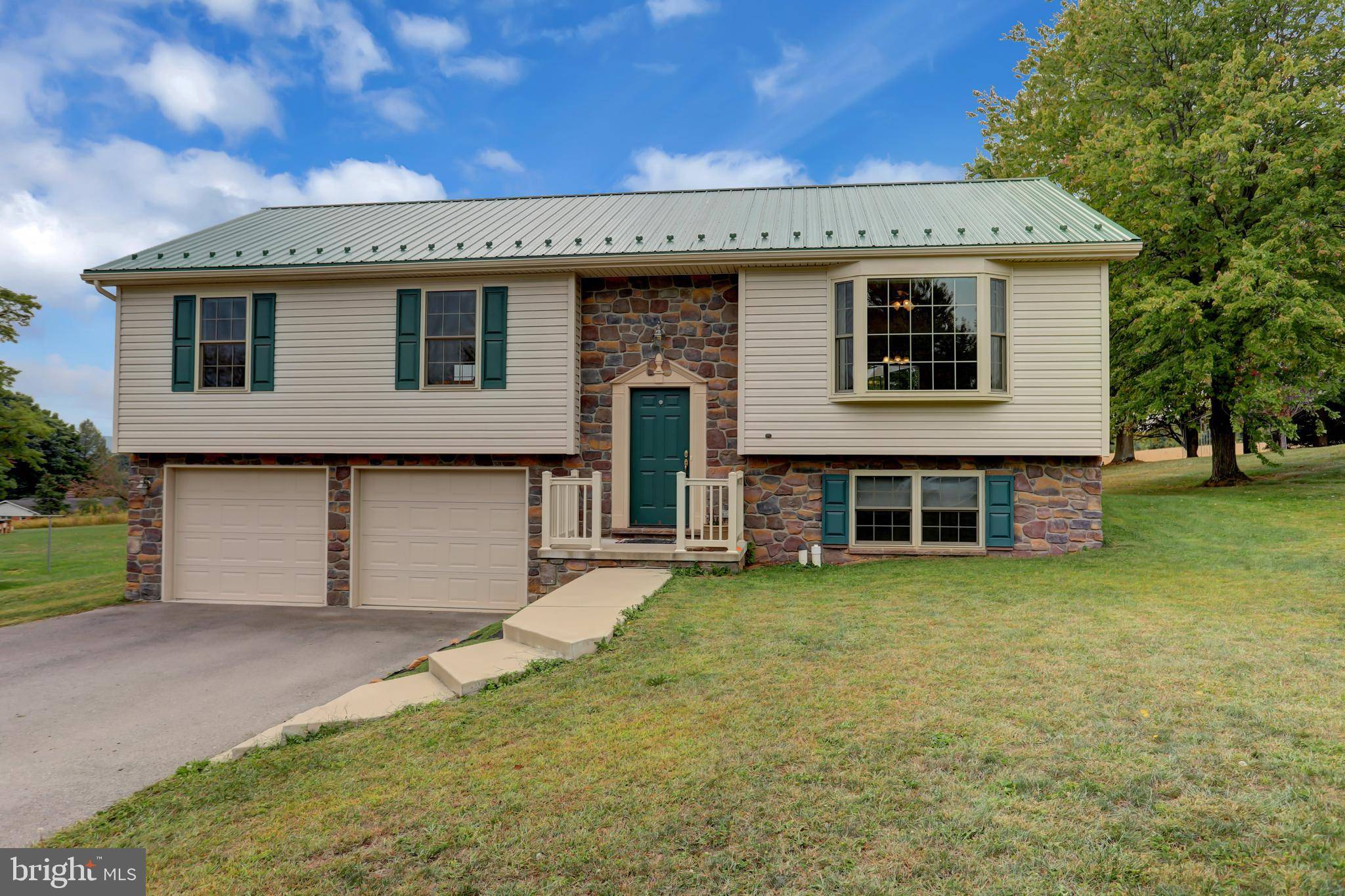 Liverpool, PA 17045,33 CAMBRIDGE CIR