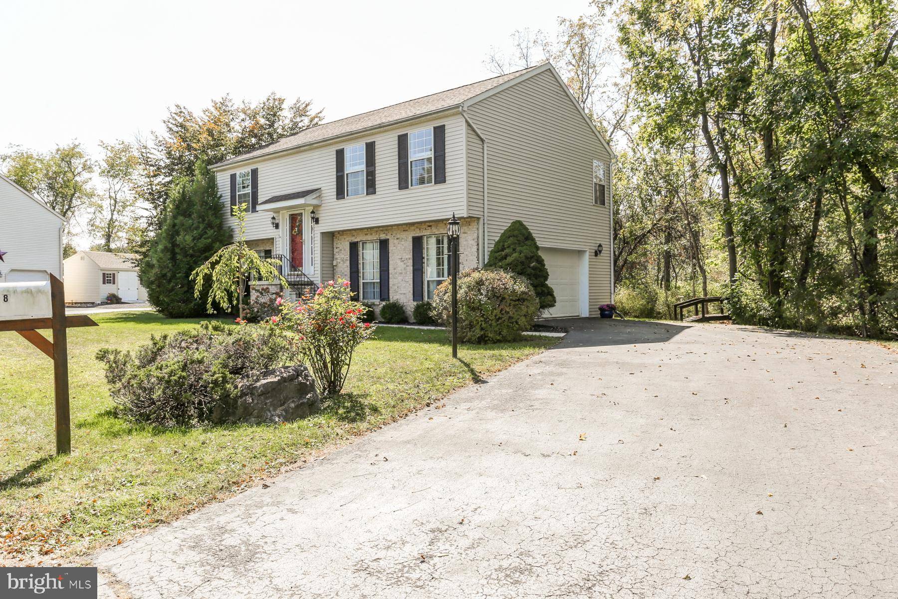 Dillsburg, PA 17019,8 WOODED RUN DR